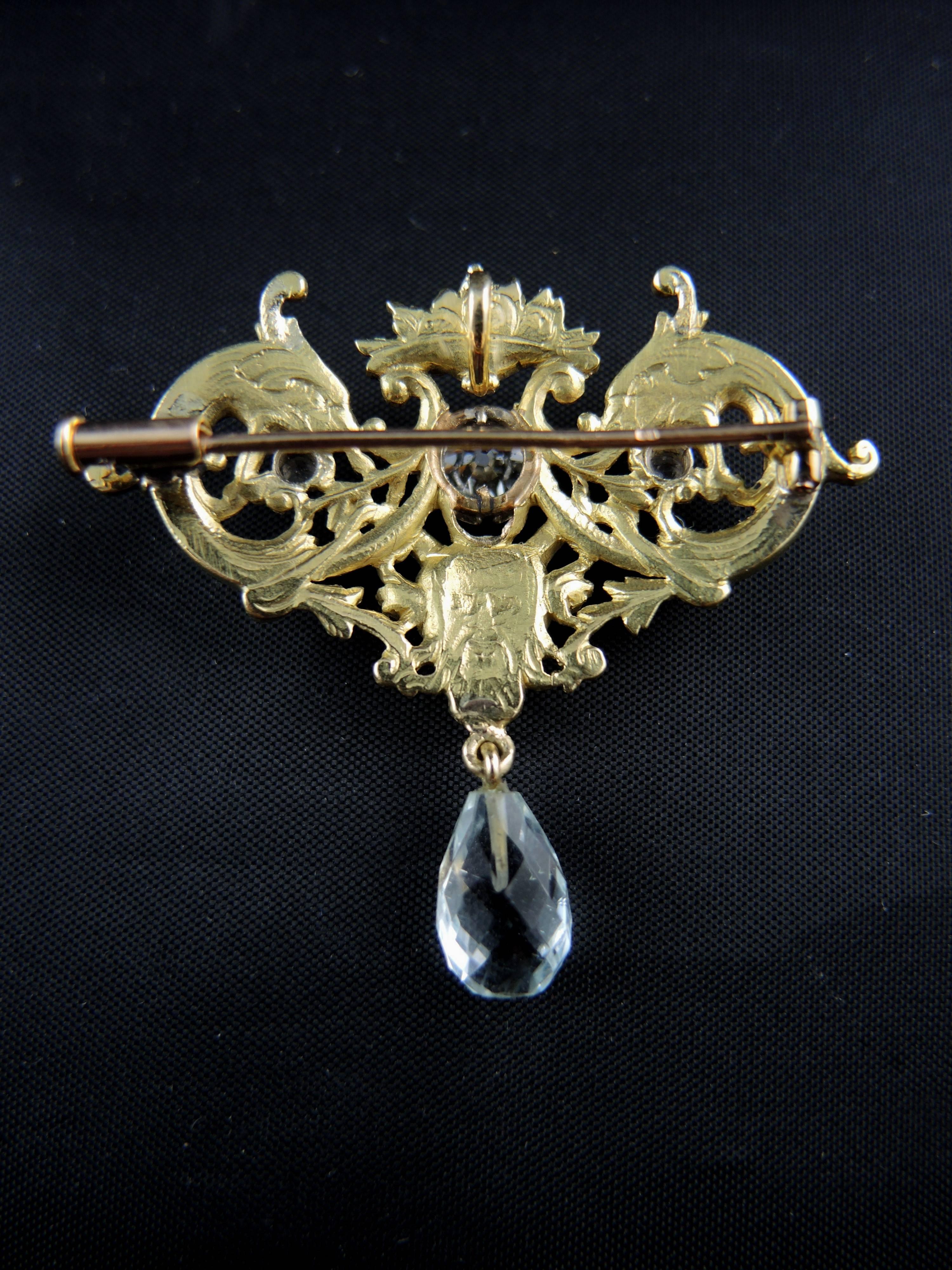 Antique Gold Brooch with Diamonds and Aquamarine, 19th Century In Excellent Condition In Paris, FR