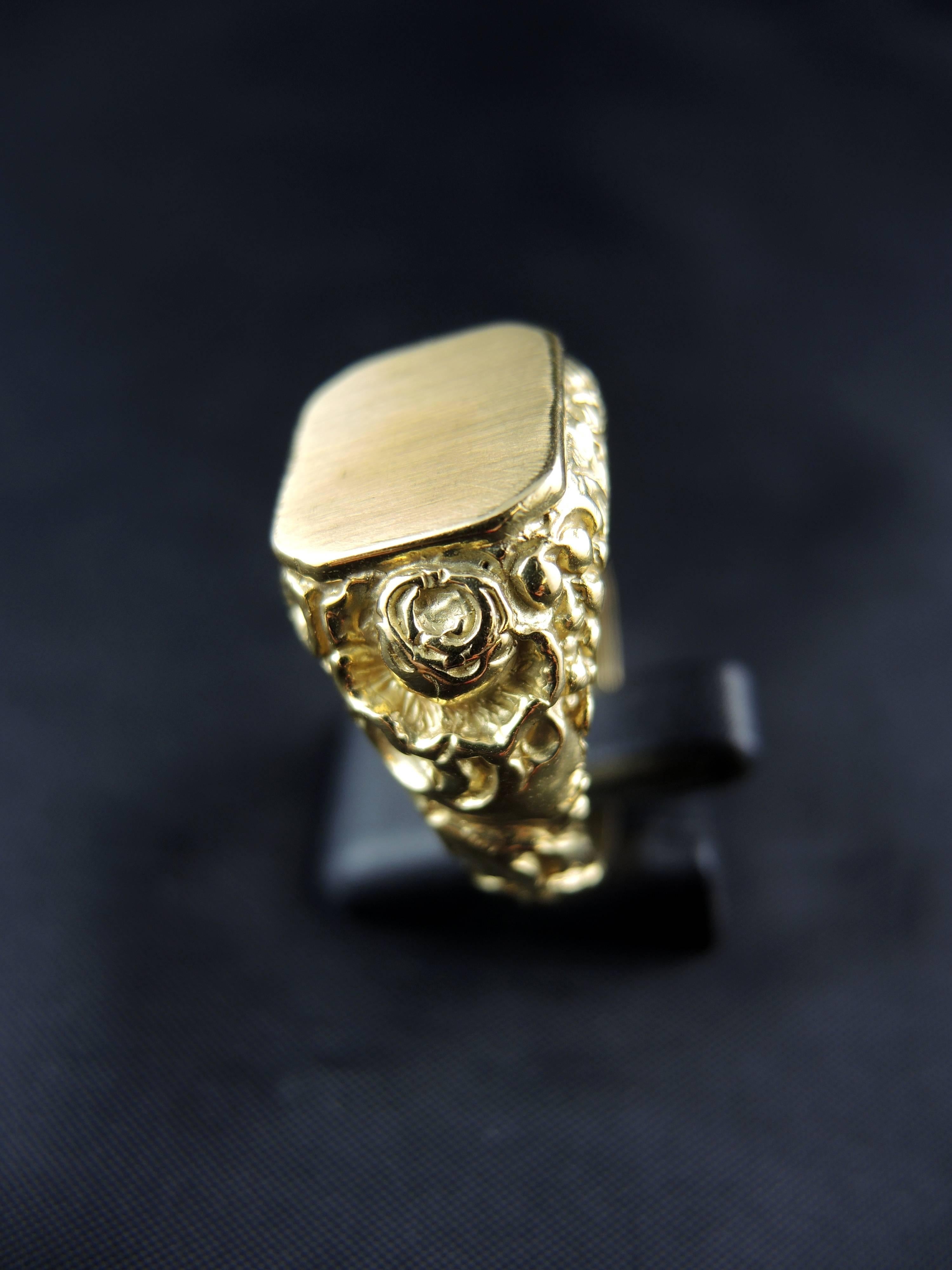 French Antique Signet Ring, Yellow Gold, 19th Century 1