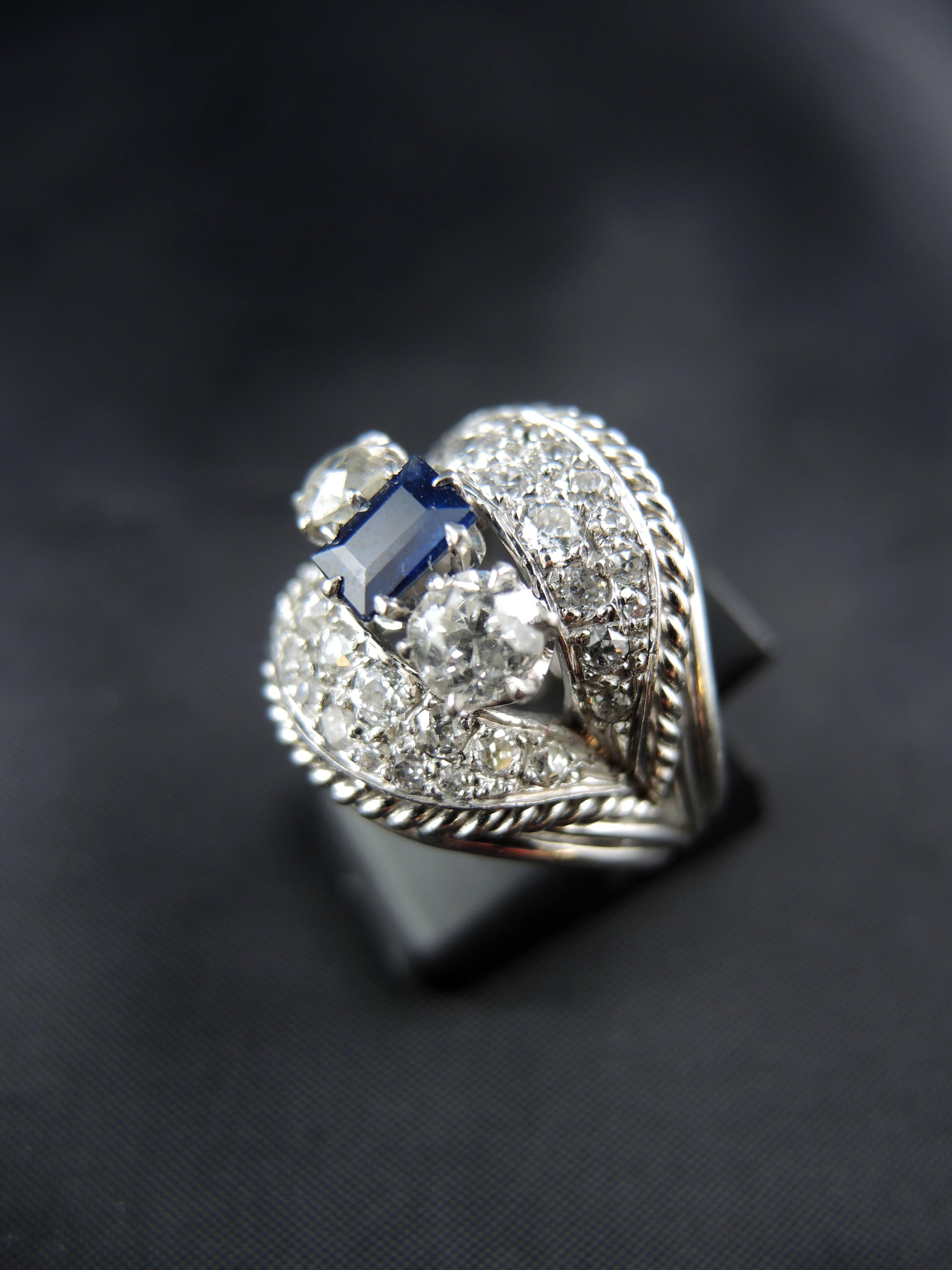 1960s Gold and Platinium Vintage French Ring with Diamonds and Sapphires 2