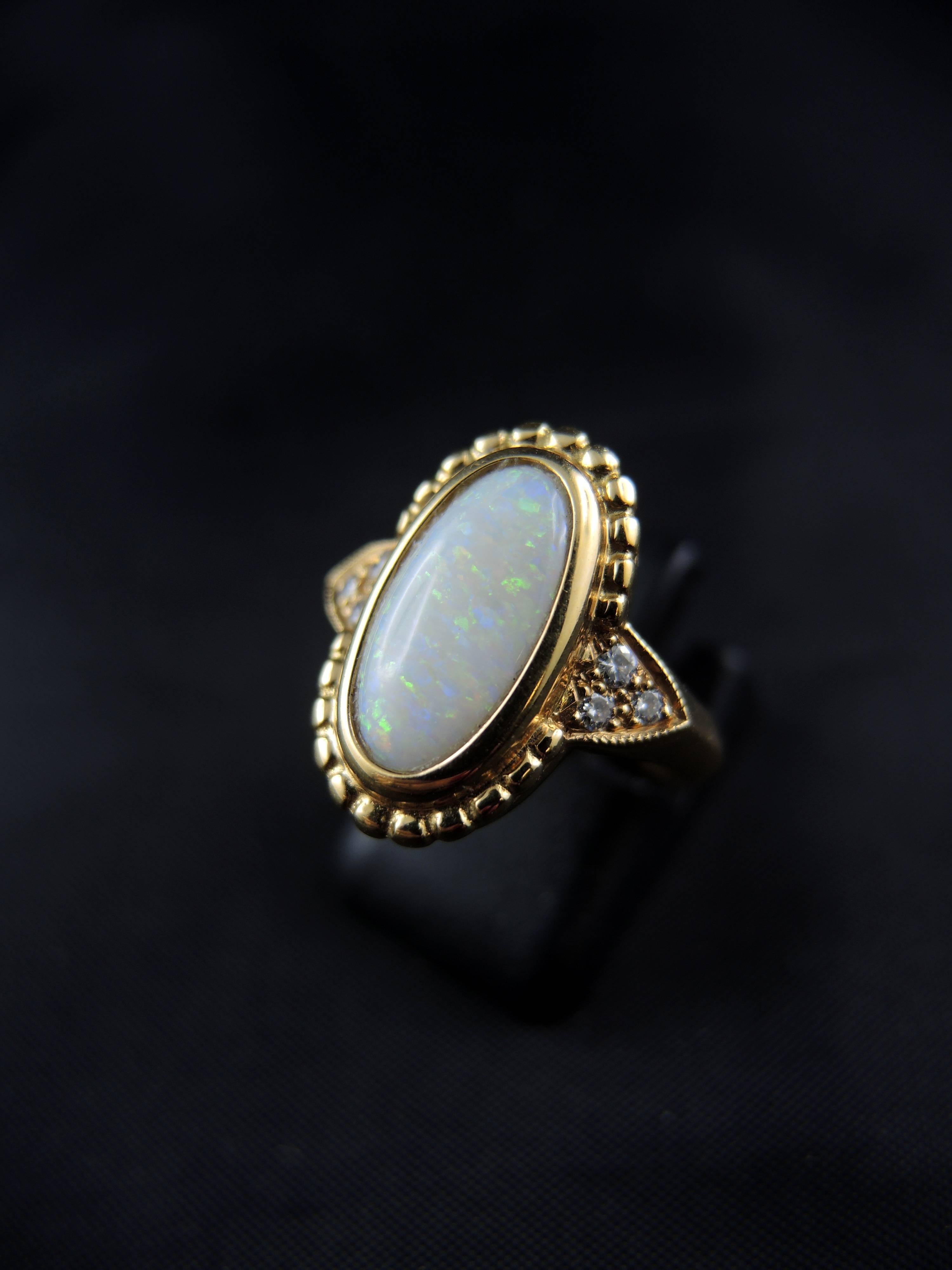 Opal and Diamonds Ring, Yellow Gold, France In Excellent Condition In Paris, FR
