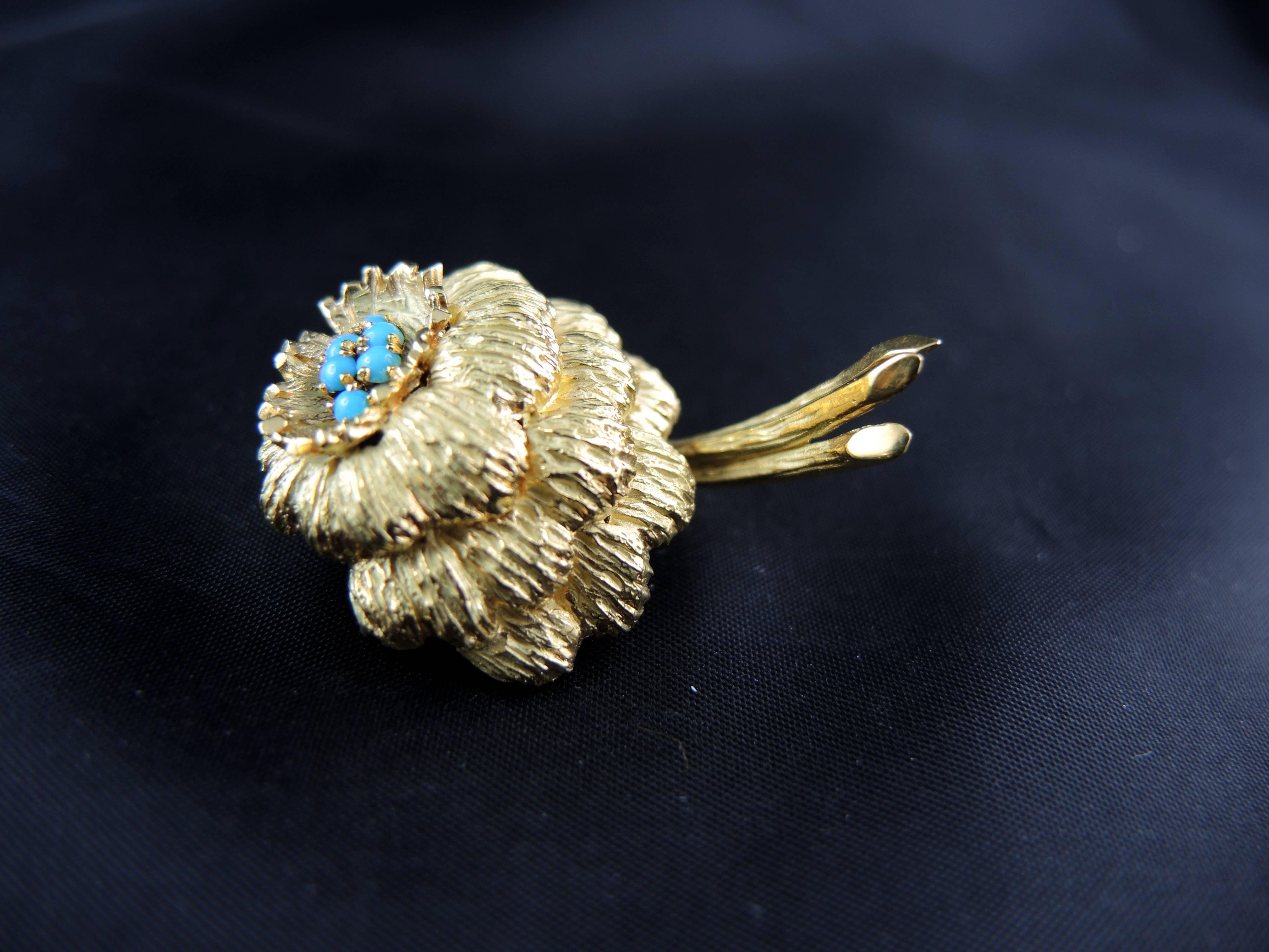 French Flower Gold Brooch by Michèle Morgan, French Actress, circa 1970 In Excellent Condition For Sale In Paris, FR