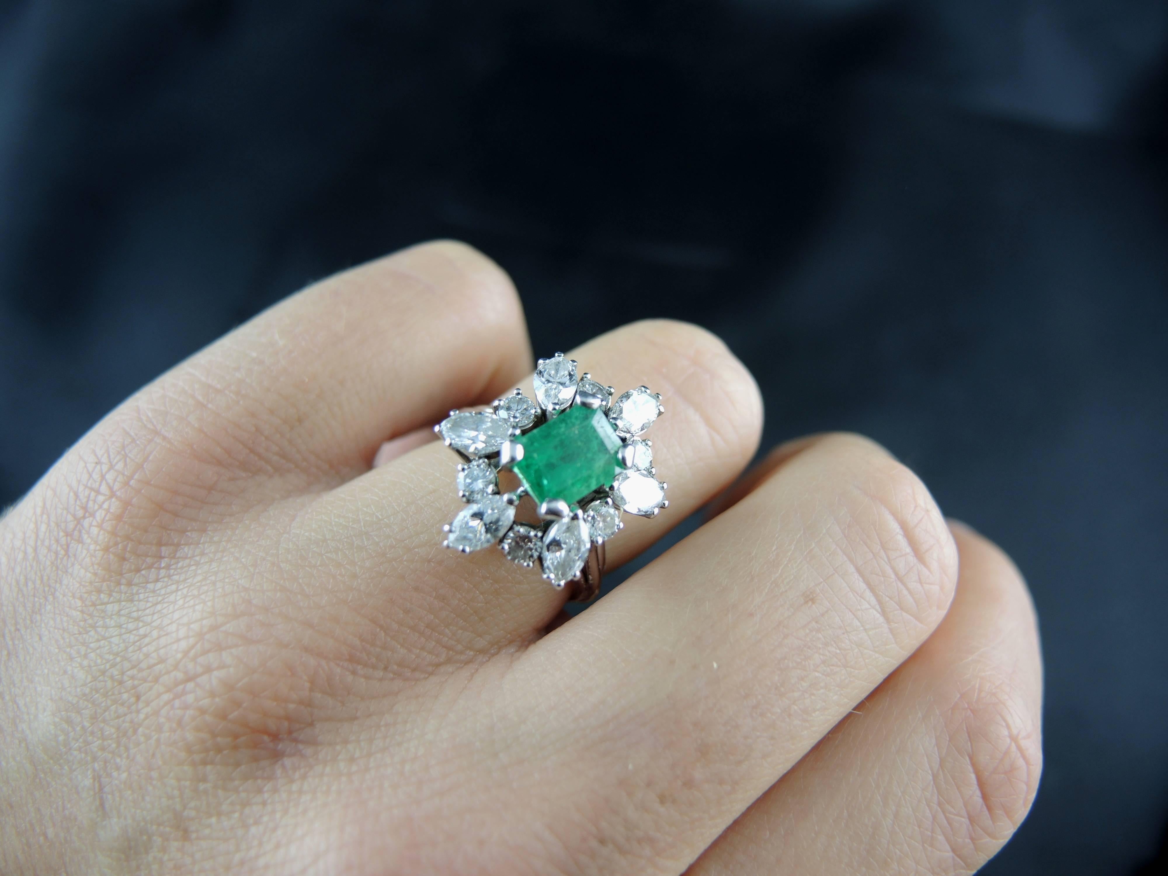 Emerald and Diamonds French Cluster Ring, circa 1970 3