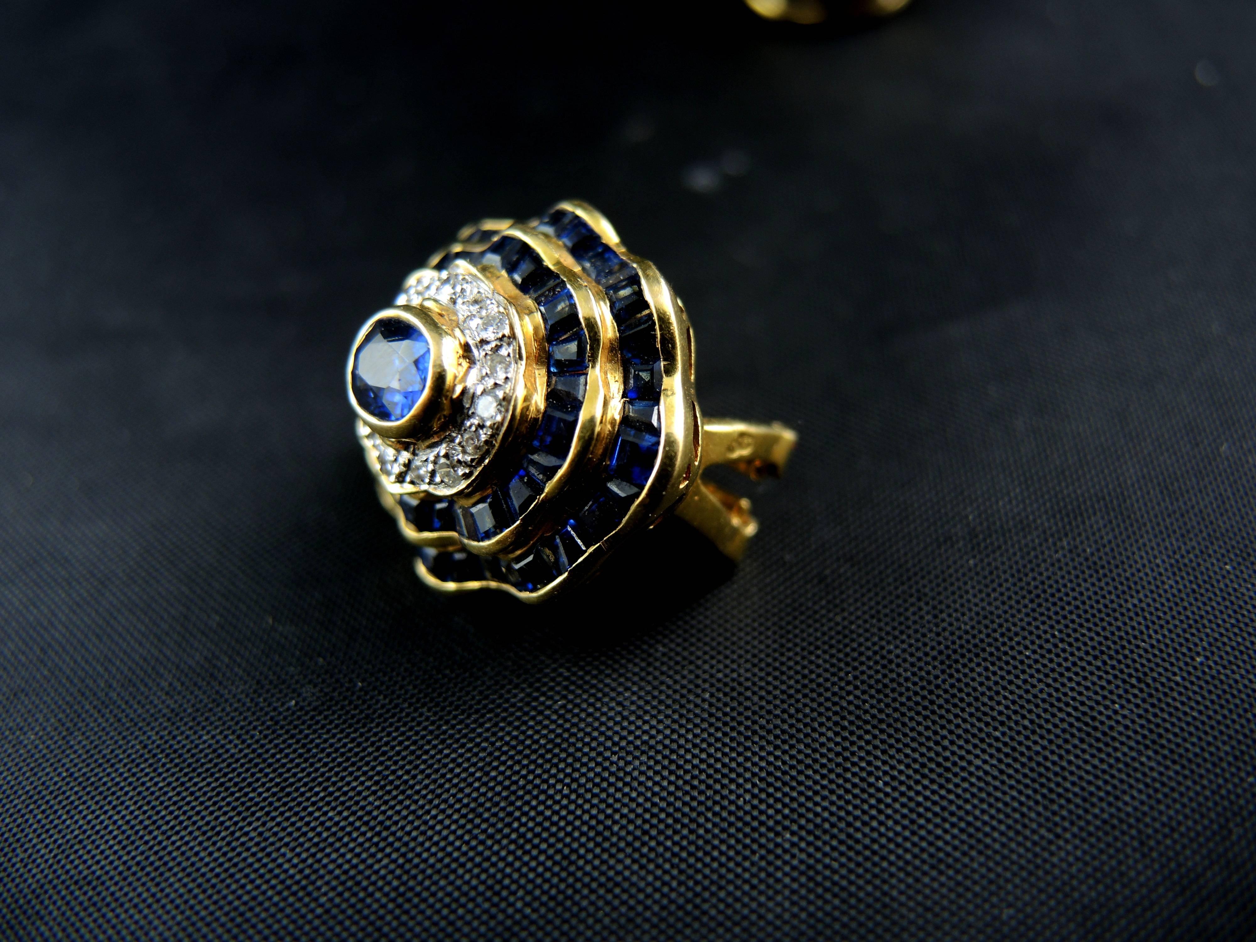 Vintage Diamonds and Sapphires Earrings, circa 1980 For Sale 2