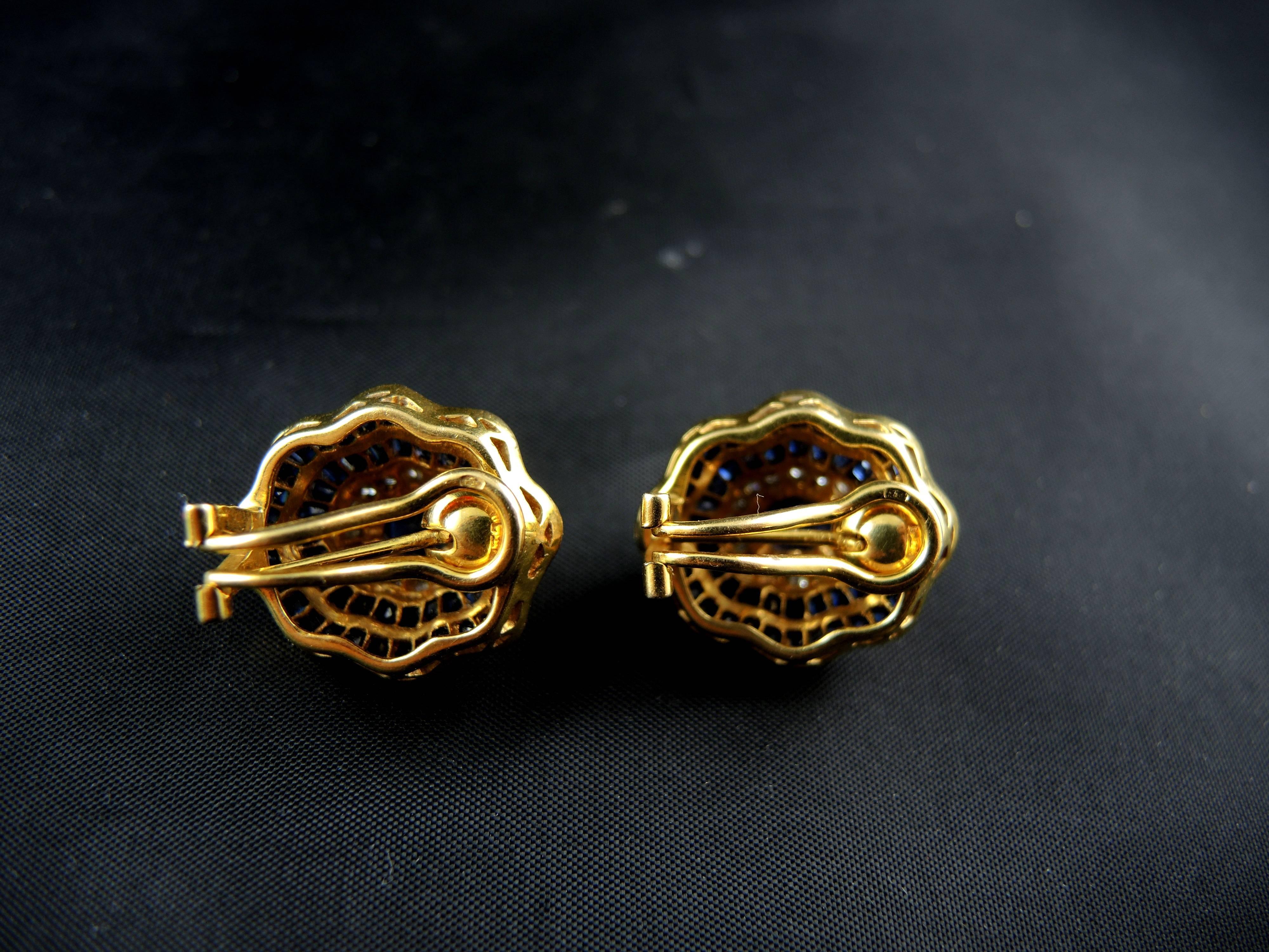 Vintage Diamonds and Sapphires Earrings, circa 1980 For Sale 3