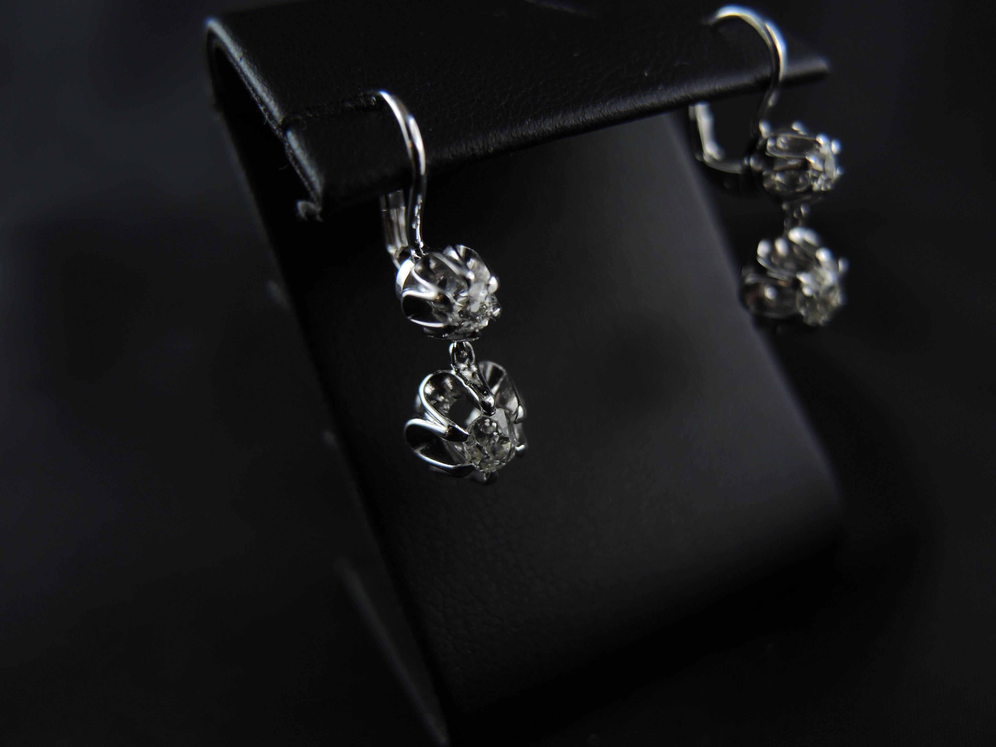 Retro Antique Earrings in White Gold and Diamonds 1.00 Carat