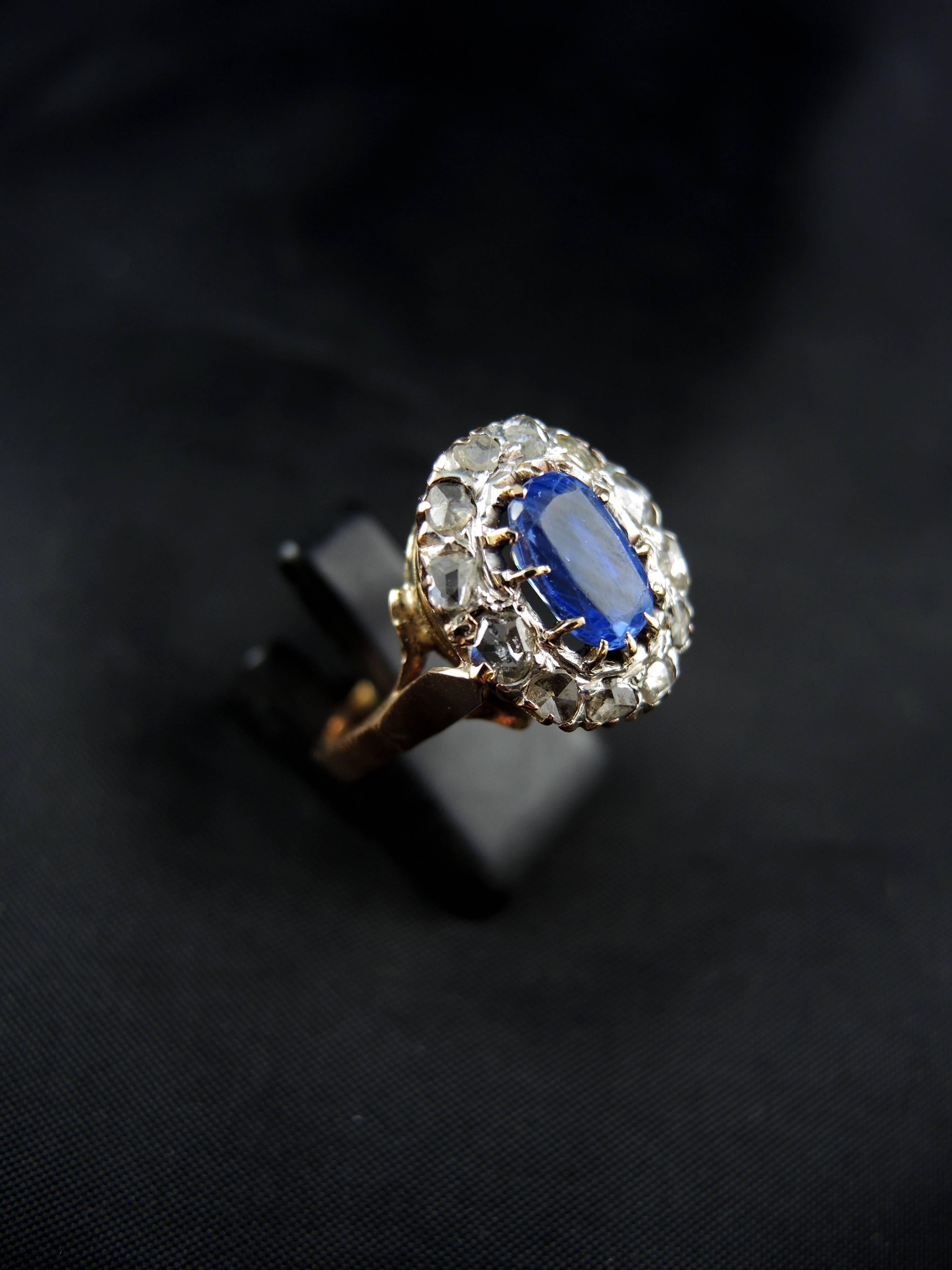Victorian Engagment Cluster Ring With Sapphire 1.20 Cts And Diamonds 0.60 Ct In Good Condition In Paris, FR