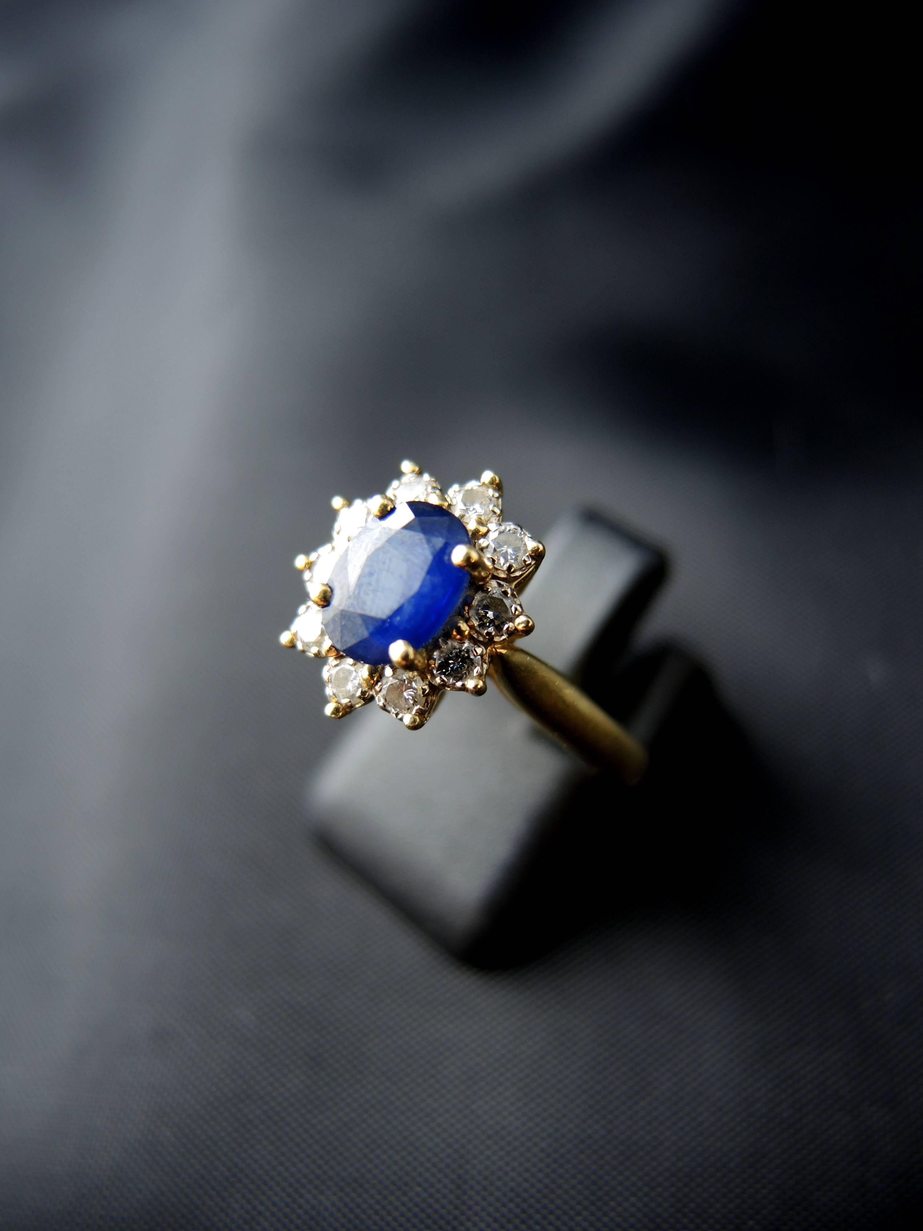 French Vintage Gold Cluster Ring with a Sapphire Surrounded by Diamonds In Good Condition In Paris, FR