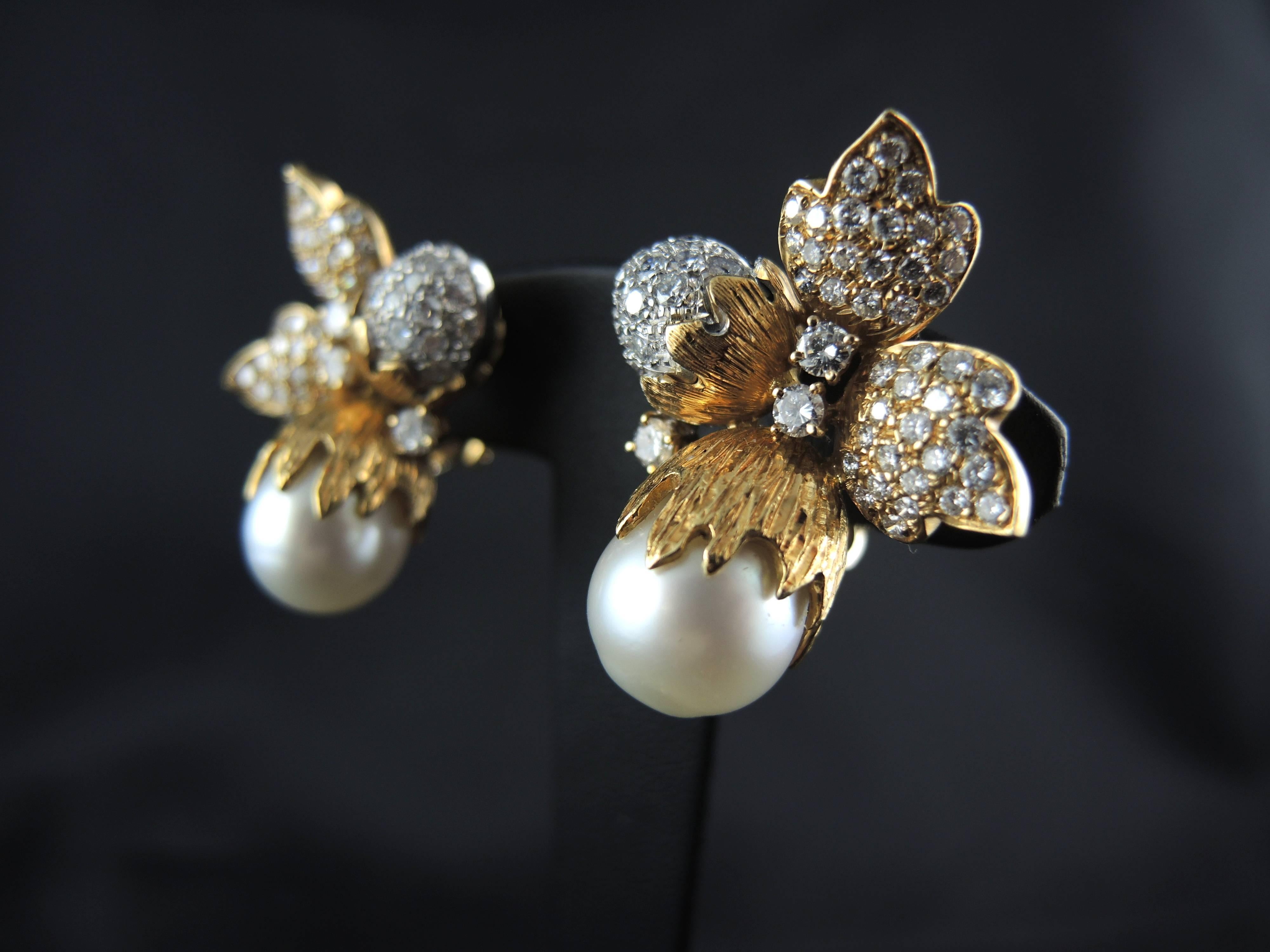 Hazelnuts' Acorns and Leaves Earrings Set with Diamonds and South Sea Pearls In Excellent Condition In Paris, FR