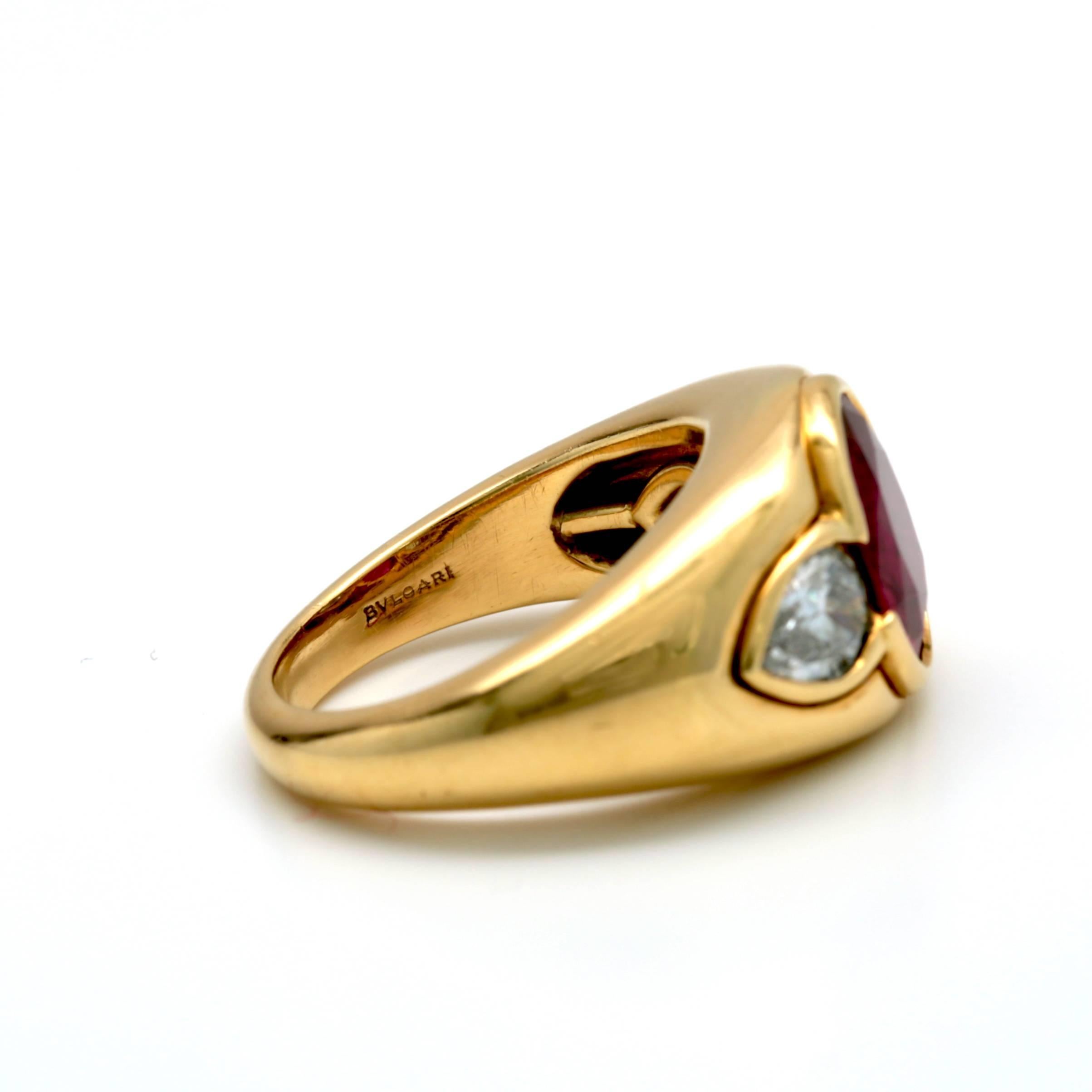 Women's or Men's Ruby and Diamond Bvlgari Ring For Sale