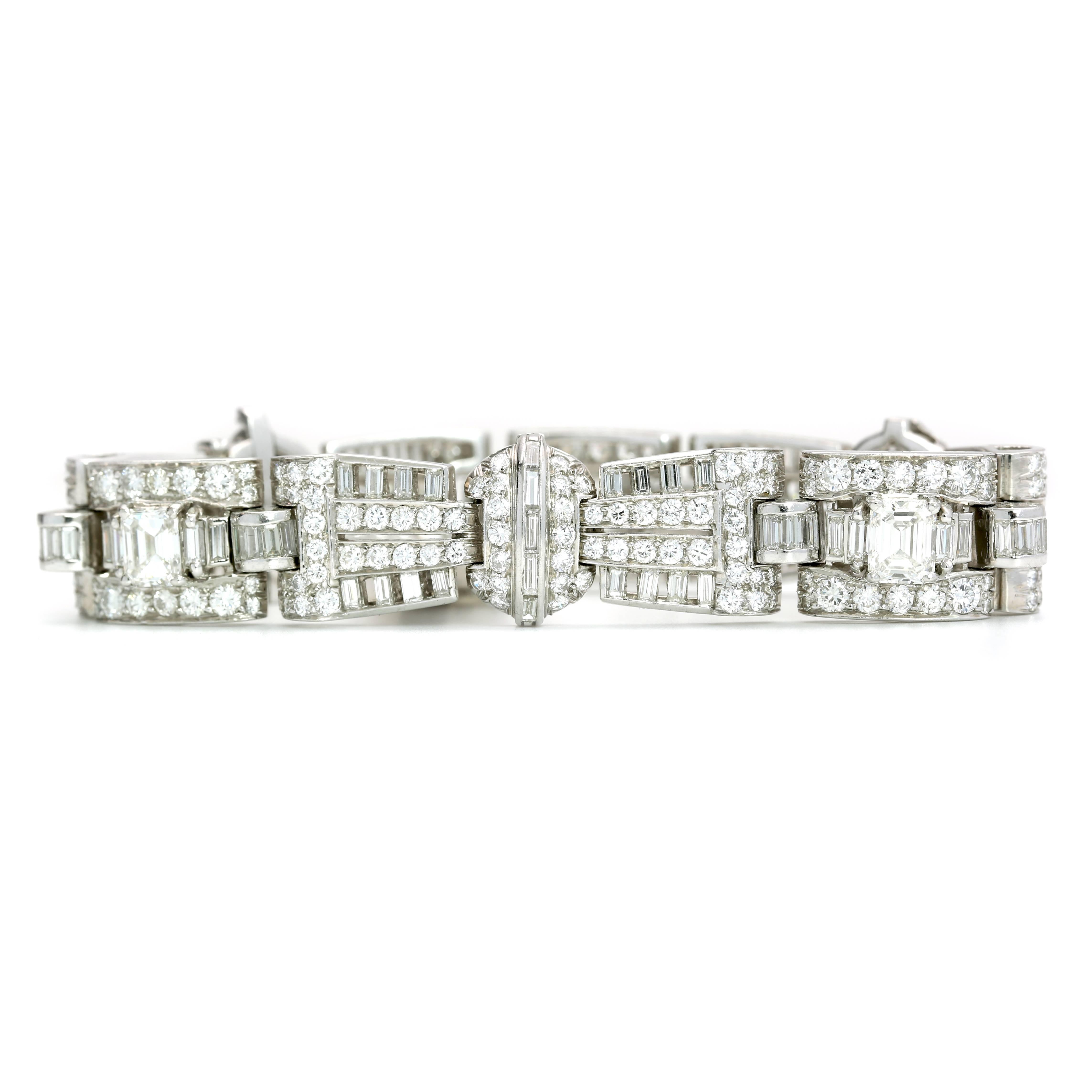 Art Deco 25.20 Carats Diamonds Platinum Bracelet In Excellent Condition For Sale In Aventura, FL