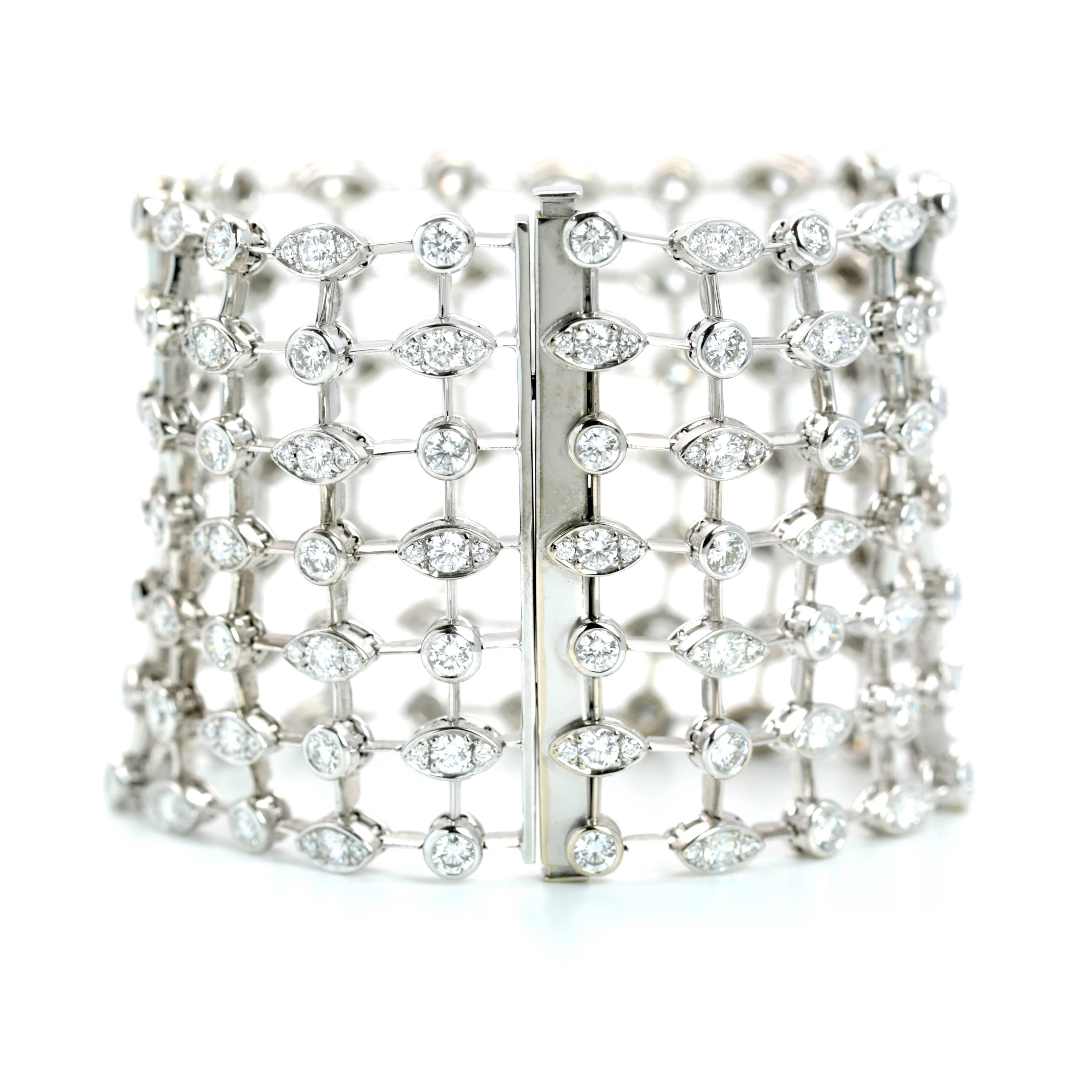 Women's 27.75 Carat Diamond Bracelet For Sale