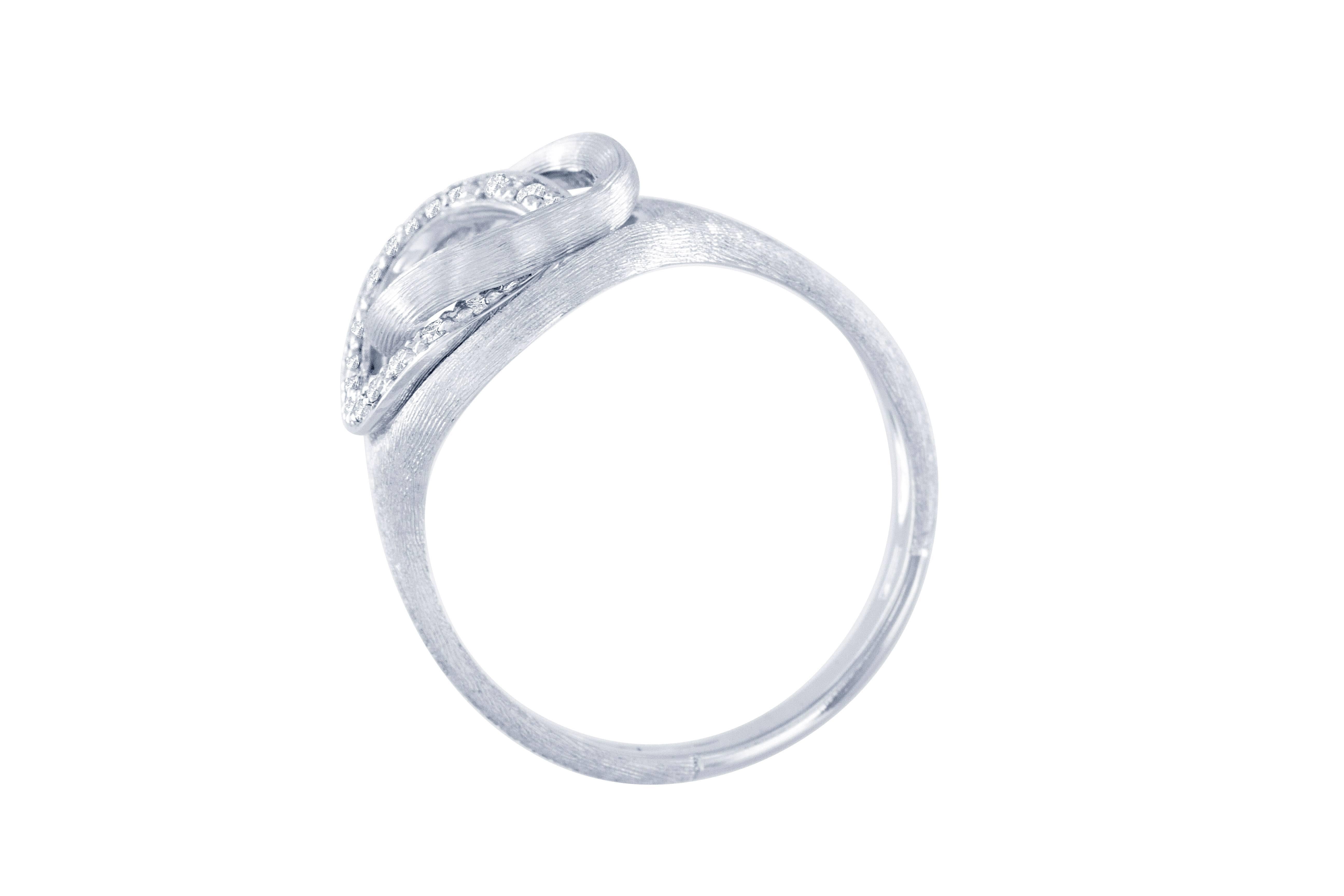 Marco Bicego 0.14 Carat Round Brilliant Cut Diamond White Gold Ring In Excellent Condition For Sale In Grosse Pointe Woods, MI