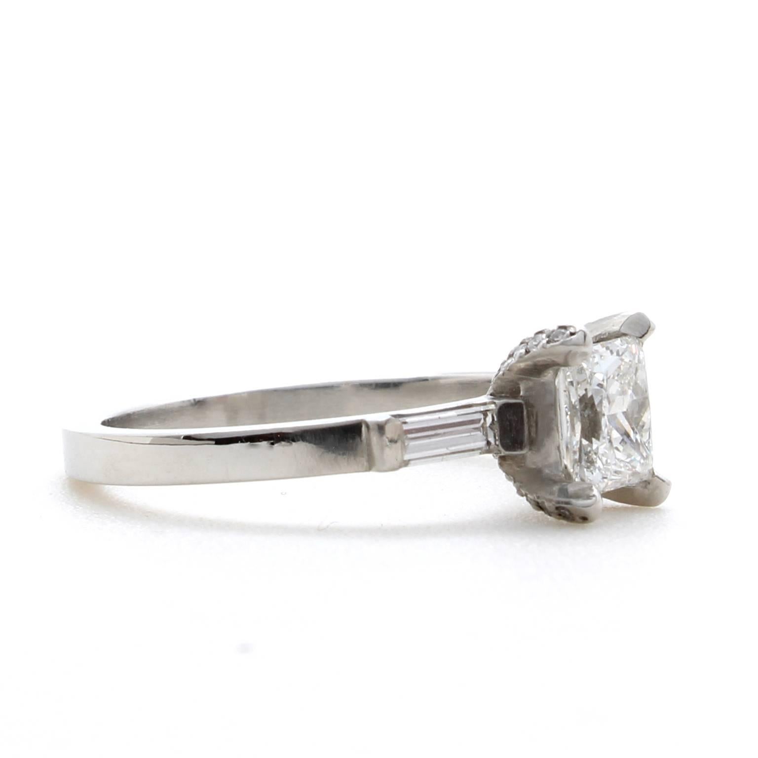 Contemporary 0.78 Carat Princess Cut and Baguette Diamonds Platinum Three-Stone Ring For Sale