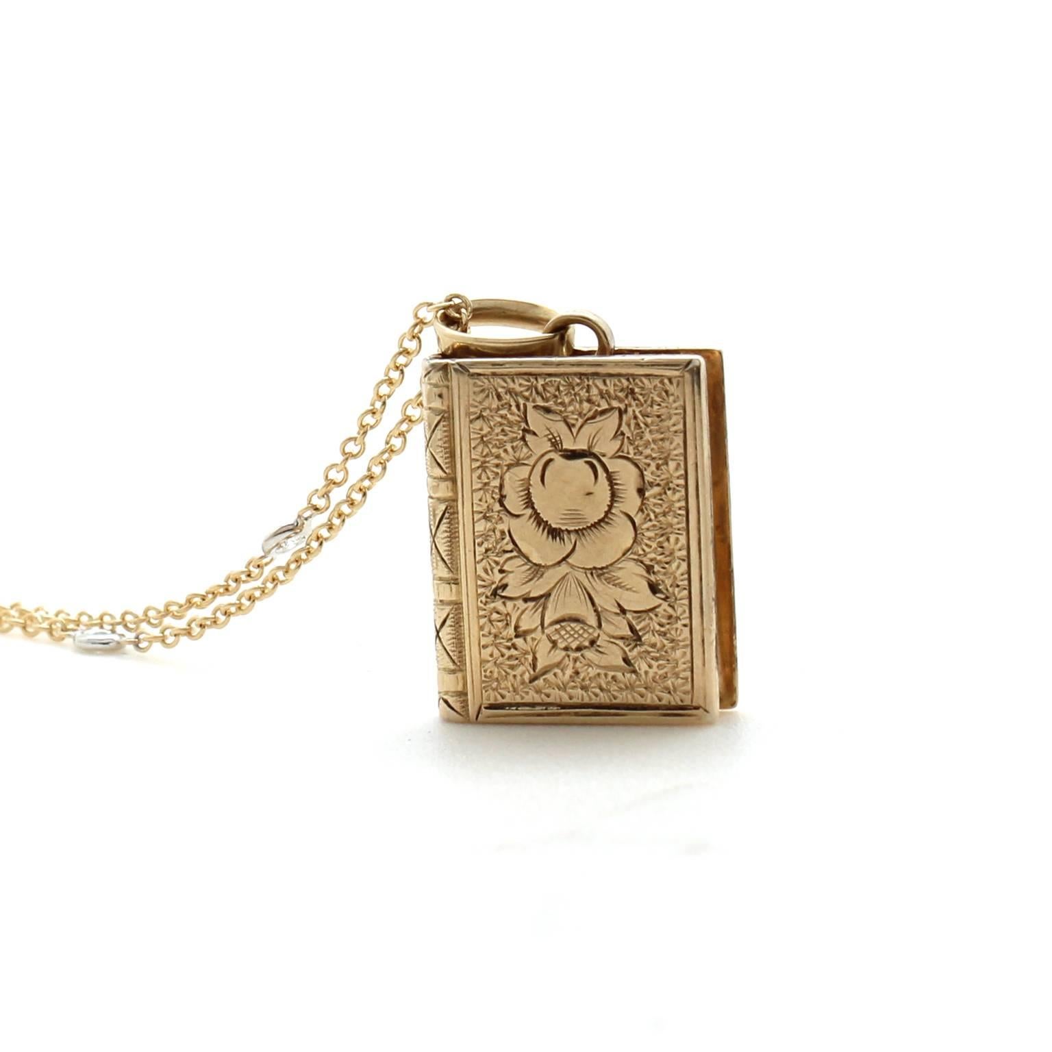 Victorian Gold Engraved Book Locket In Good Condition In San Francisco, CA