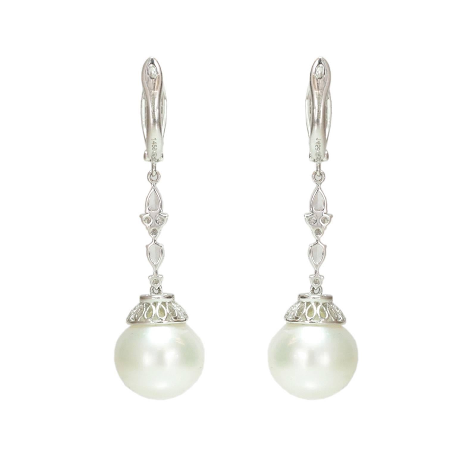 South Sea White Pearl Diamond Drop Earring In New Condition For Sale In New York, NY