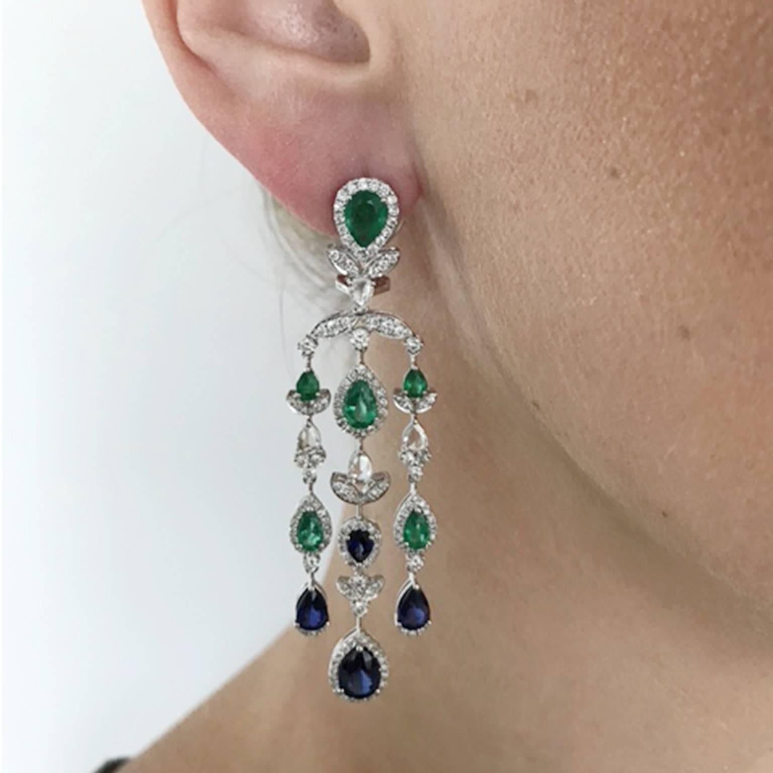 Blue Sapphire Emerald Diamond Chandelier Earring In New Condition For Sale In New York, NY