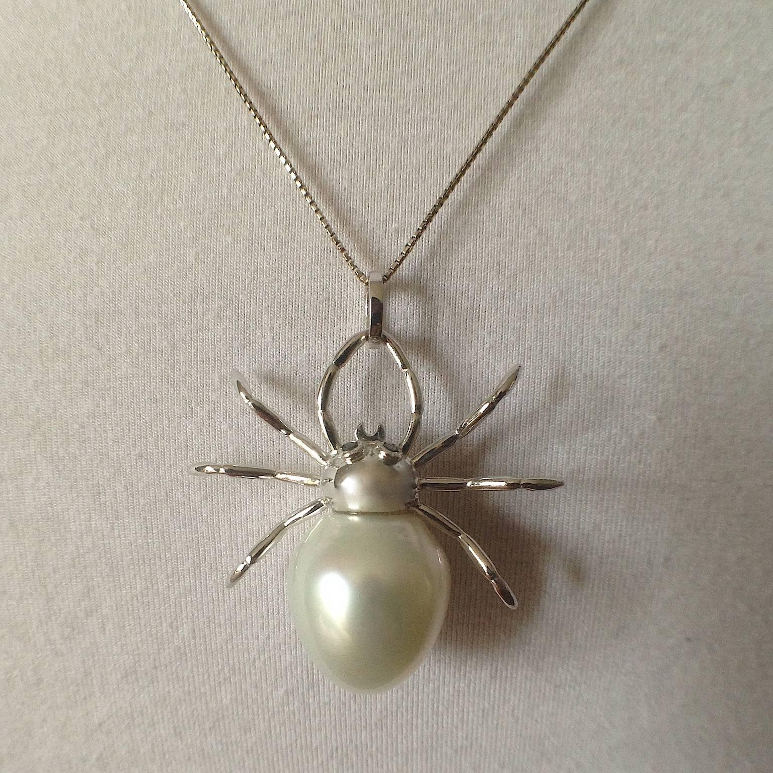 Women's Spider Black Diamond Pearl Gold Pendant