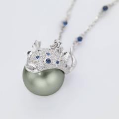Pendant/Necklace Puffer Fish White Diamond Blue Sapphire Tahiti Pearl 18Kt Gold