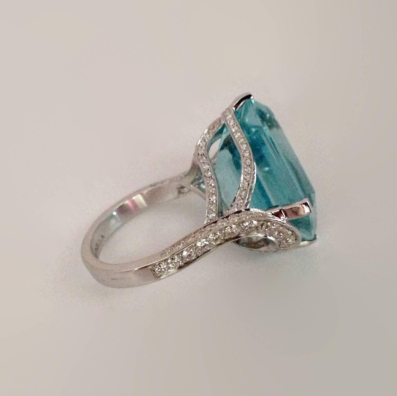 Emerald Cut Cocktail 17.84 Carat Aquamarine White Diamond 18Kt Gold Two in One Ring