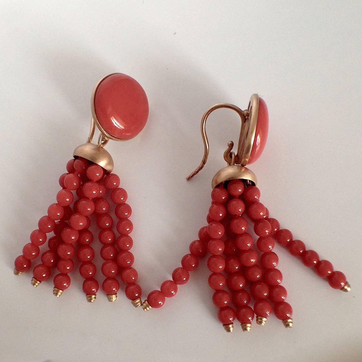 Red Coral Red 18Kt Gold Stud Drop Earrings Ancient Roman Style Made in italy

These Earrings have two studs in red coral of 16mm diameter. You can remove the red coral tassels from the studs to create a different effect, for each occasion when you