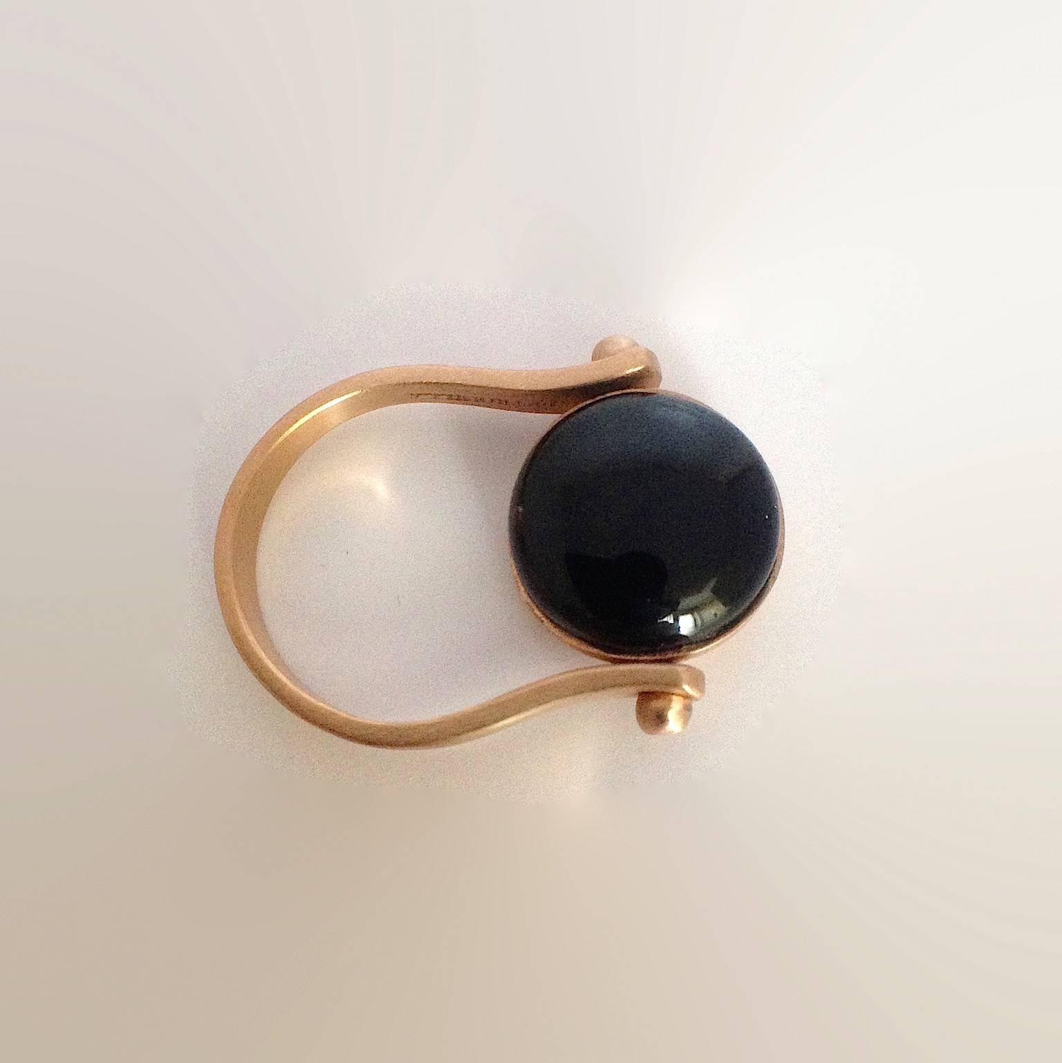 Classical Roman Roman Style Reversible Ring Black Jade Red 18Kt Gold 