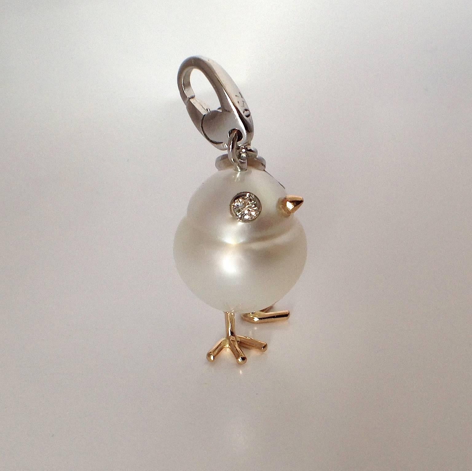 Baby Chick Australian Pearl White Diamond Yellow Gold Pendant/Necklace or Charm In New Condition In Bussolengo, Verona