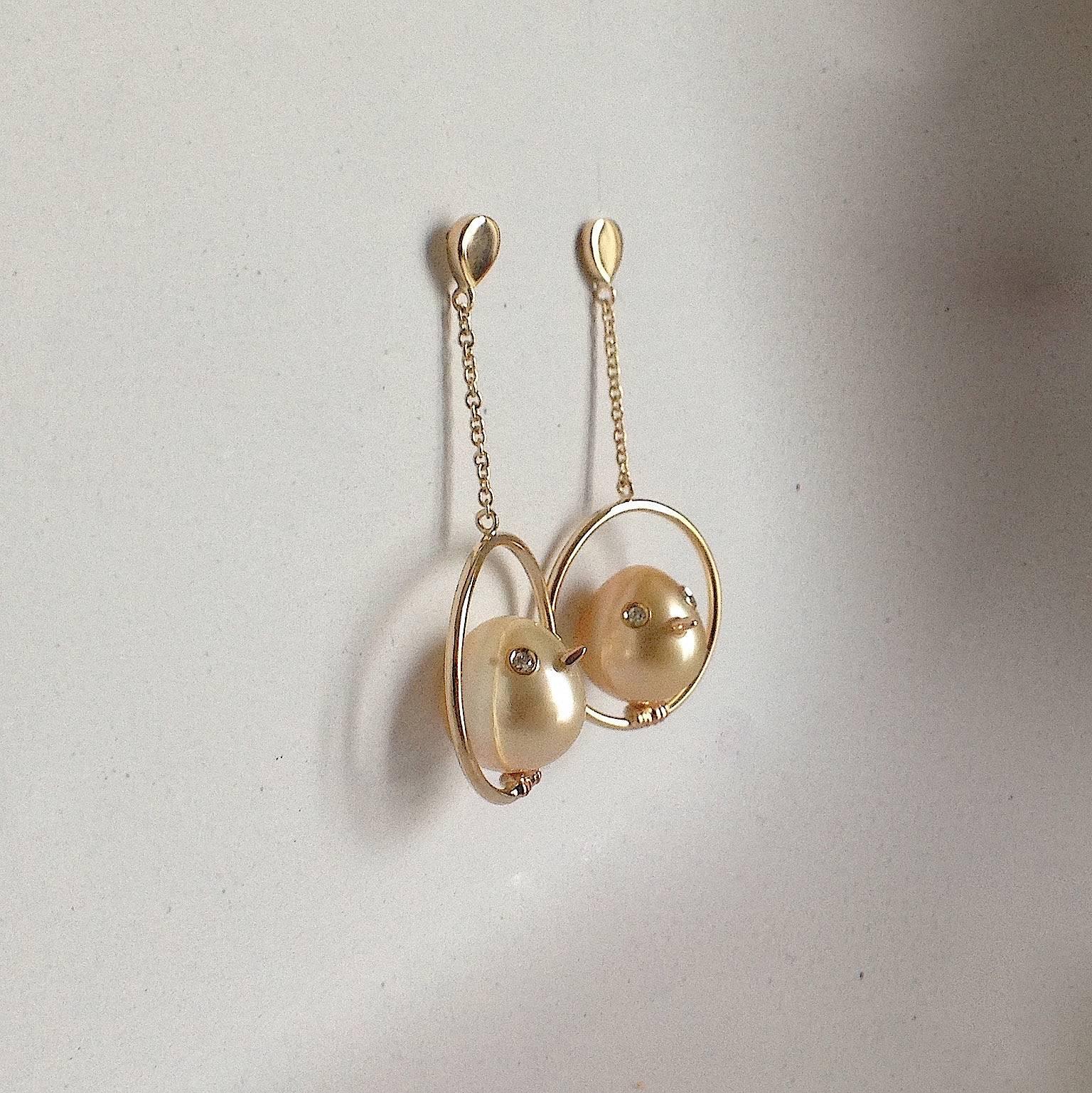 Bird Diamond South Sea Oval Pearl 18Kt Gold Drop Dangle Earrings Made in Italy In New Condition In Bussolengo, Verona