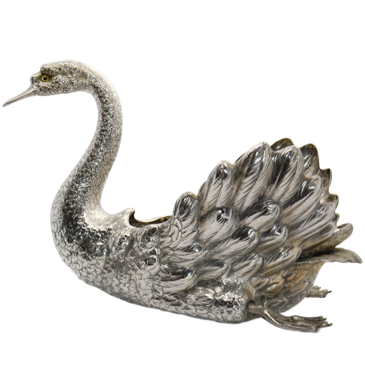 Two impressive and decorative silver swans, maker´s mark Mario Buccellati, Italy, 1960s. 925/1000 sterling. Glass eyes. 32 cm long and 22 cm high. Total weight 3 kg. Perfect condition.