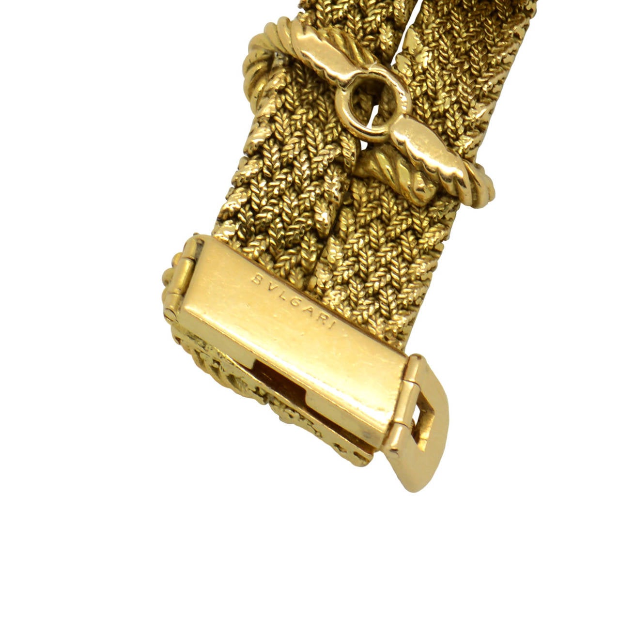 An unusual 1940s Bulgari 18K yellow gold bracelet. Signed Bulgari. Soft, weaved. Length 18.5 cm. Weight 76 g. This lot is for sale with Customer to Customer price.