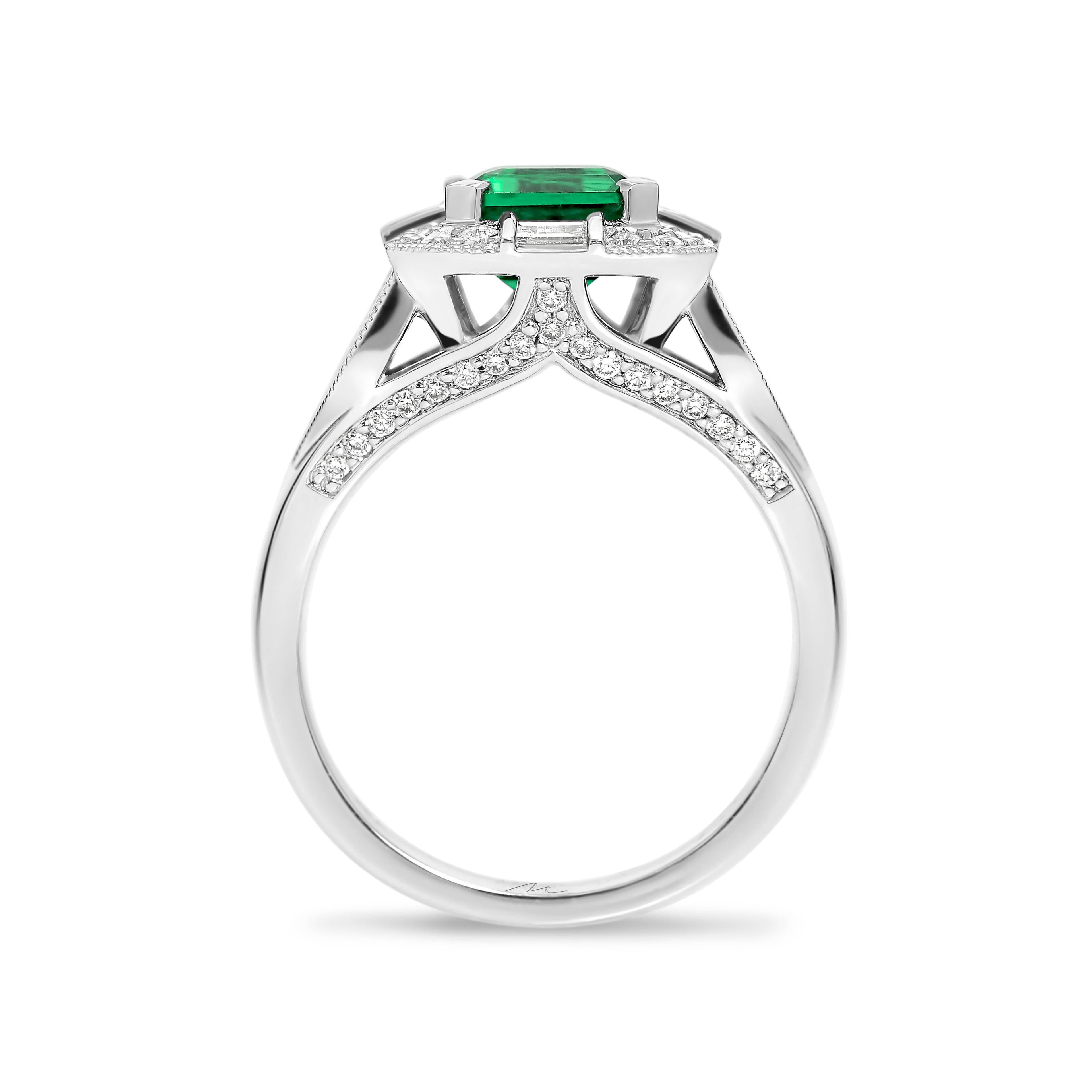 Art Deco Emerald and Diamonds Gold Ring In New Condition In Woollahra, New South Wales
