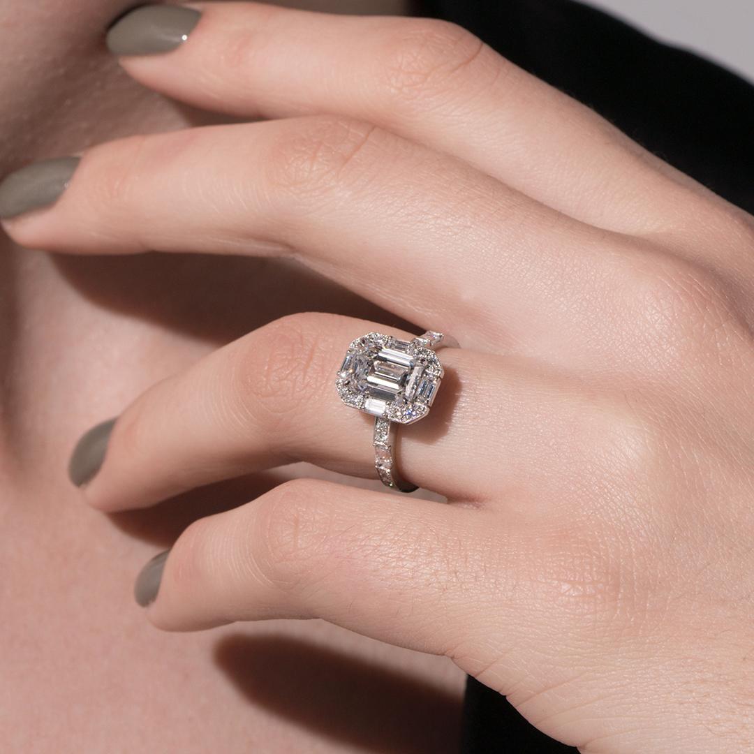 Women's or Men's Platinum 2.46 Carat Emerald Cut Diamond Art Deco Engagement Ring For Sale