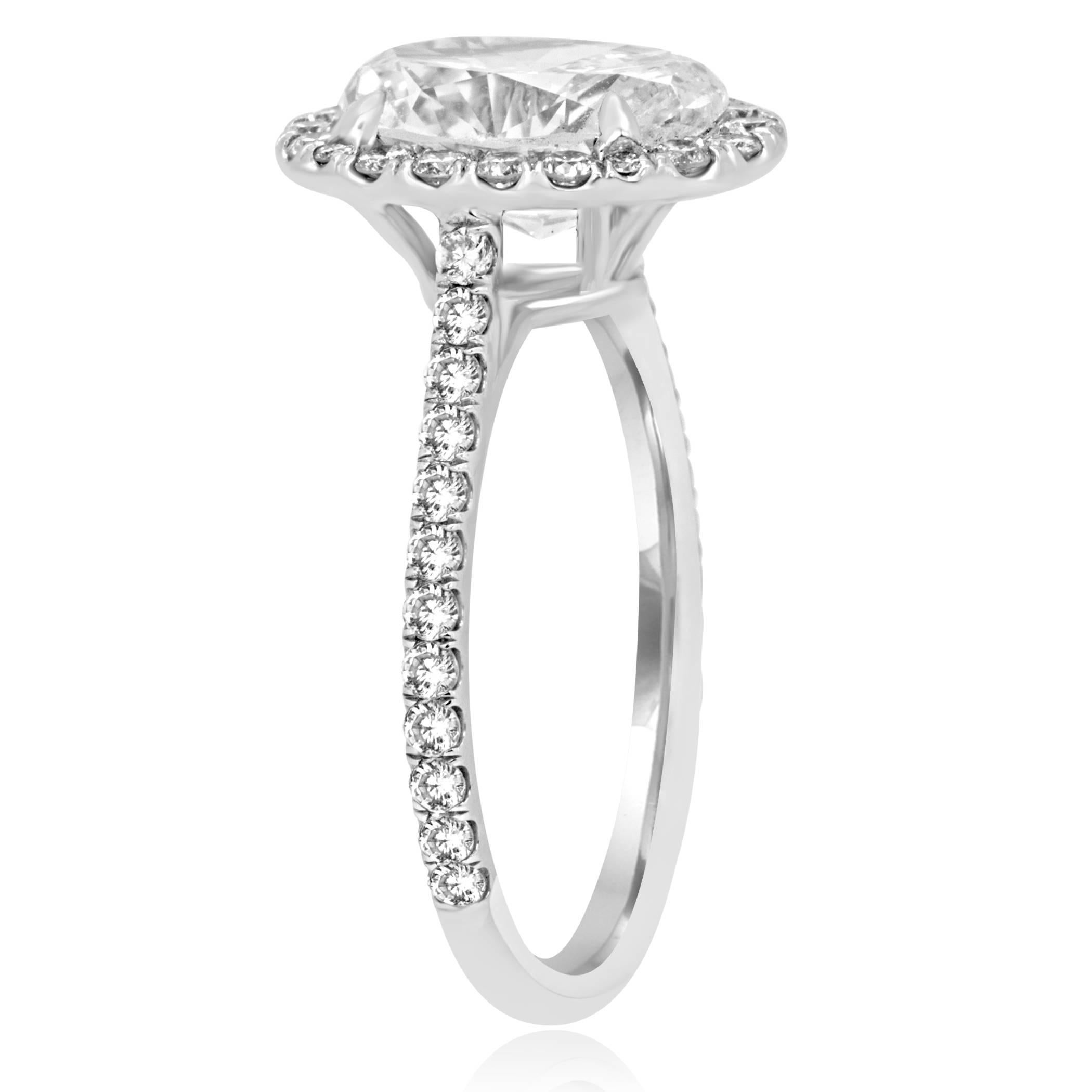 Certified 2.48 Carat Oval Diamond Halo White Gold Bridal Fashion Cocktail Ring In New Condition In NEW YORK, NY