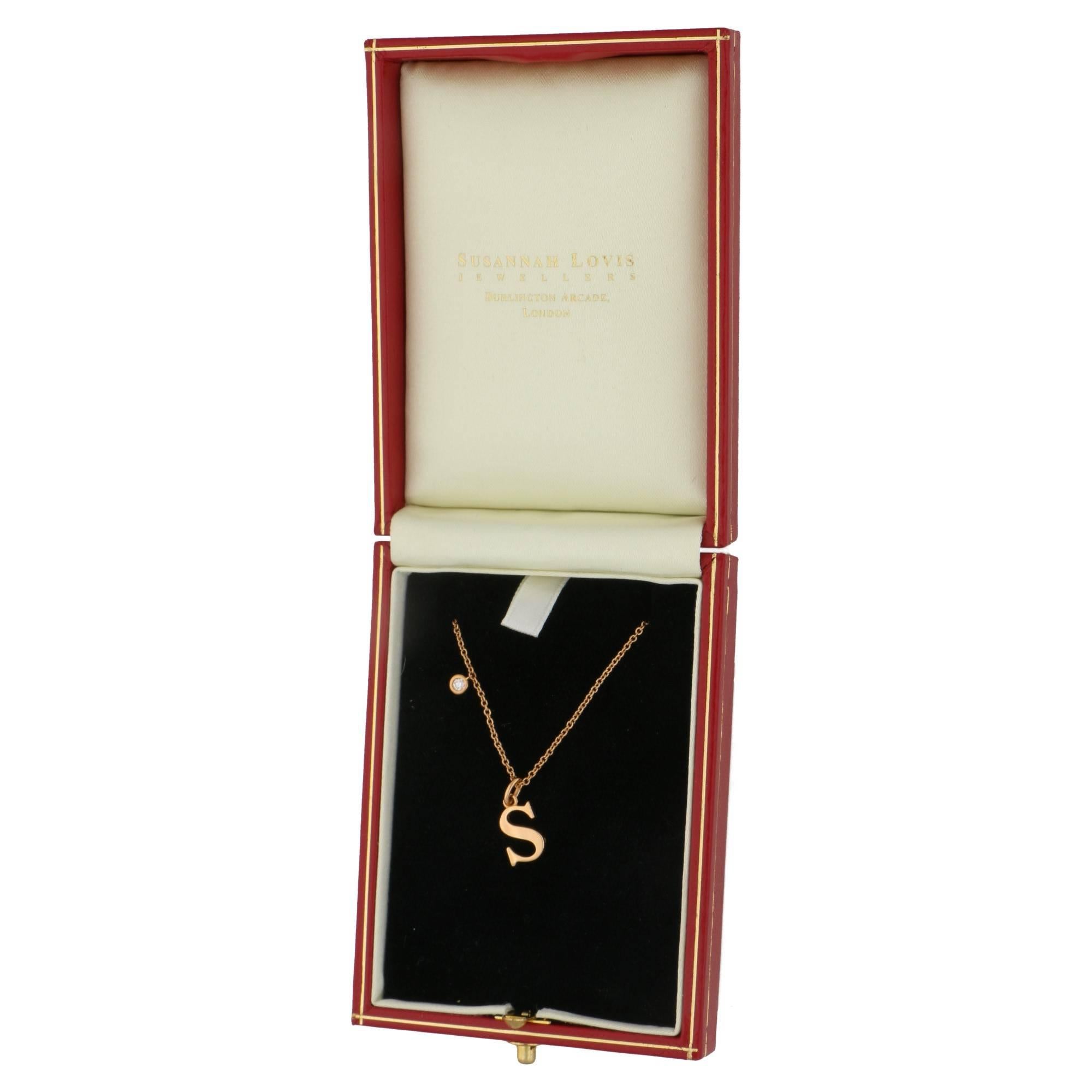  A beautifully delicate necklace with a 0.03cts round brilliant diamond in a spectacle setting set asymmetrically on the chain in 18ct rose gold. The necklace can be worn at two lengths, 14 inches and 16 inches.