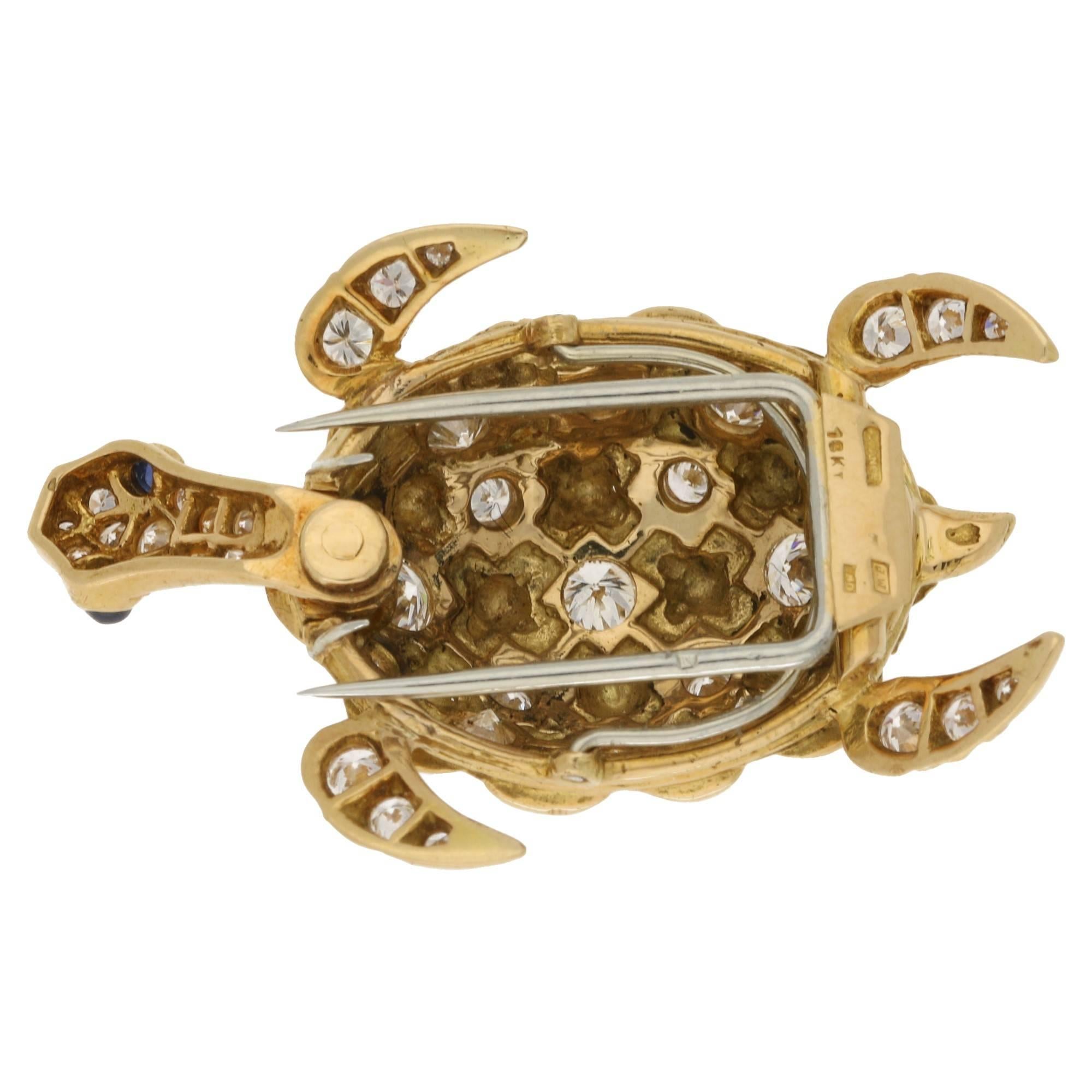 18 Karat Gold Diamond Turtle Brooch In Excellent Condition In London, GB