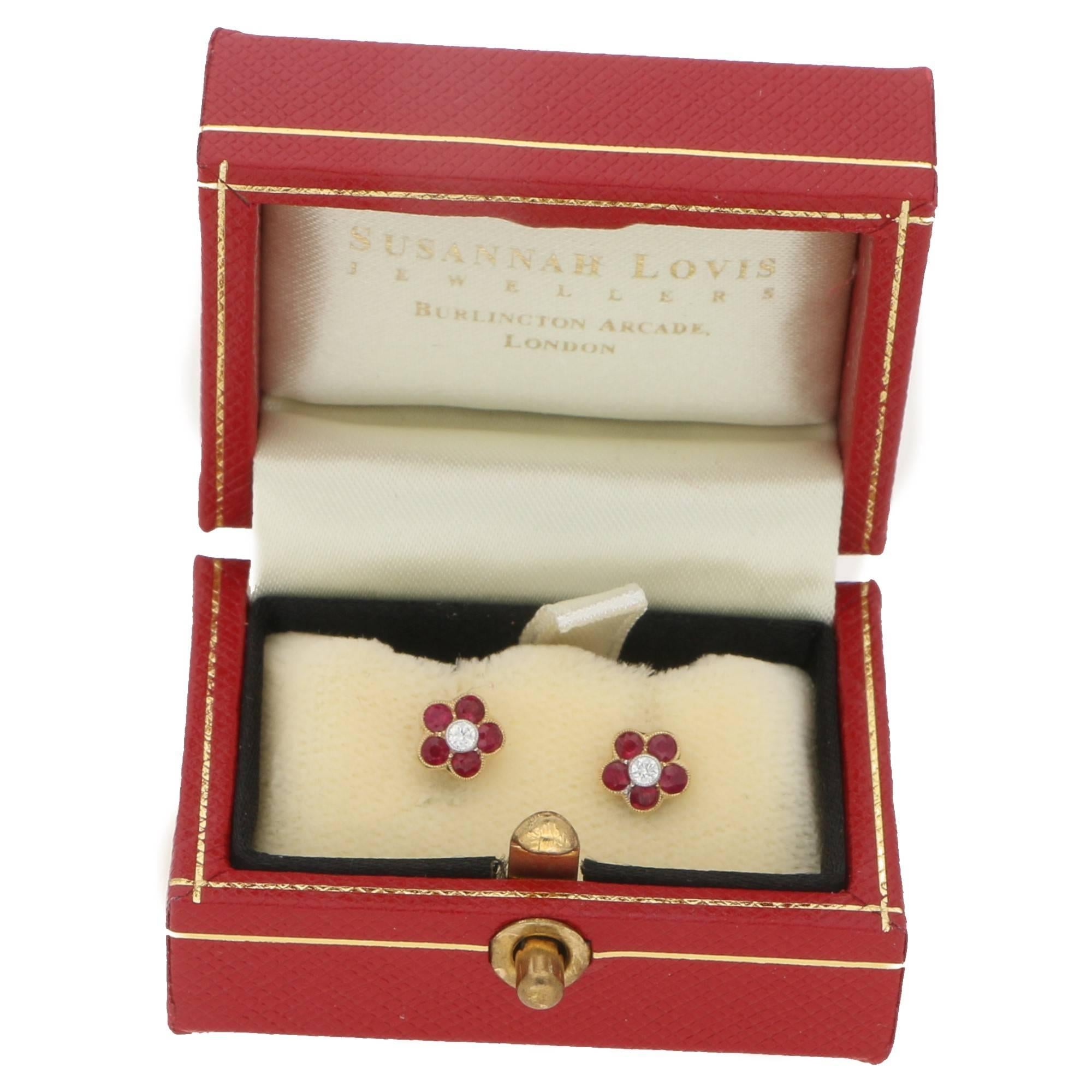18 Carat Floral Ruby Diamond Stud Earrings In New Condition In London, GB