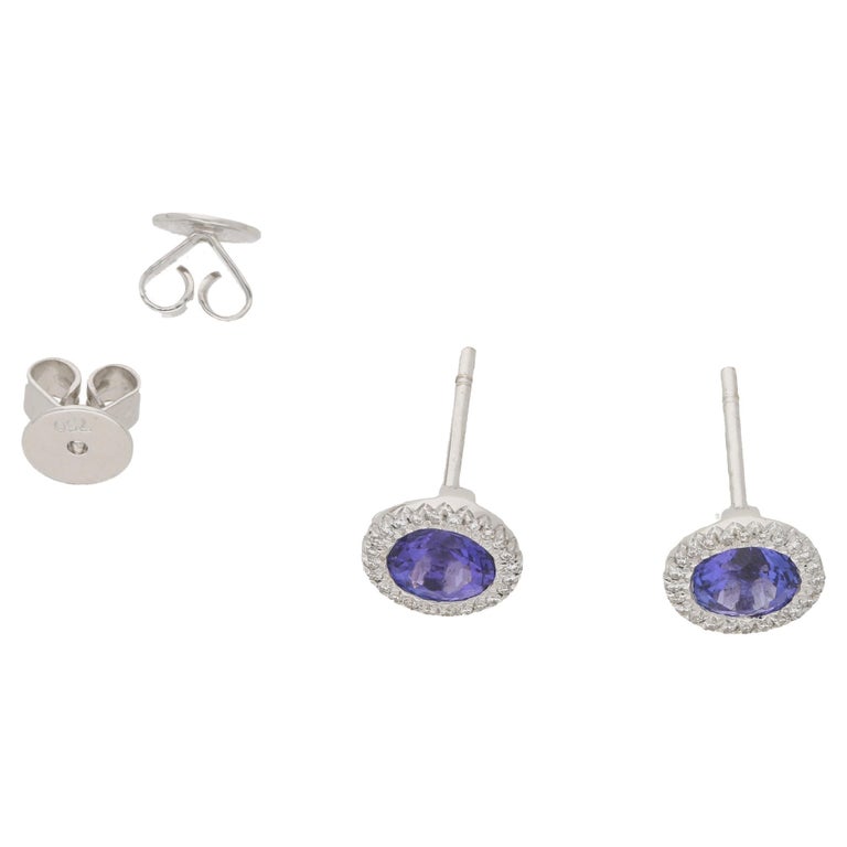 18 Karat Gold Tanzanite Stud Earrings For At 1stdibs A Pair Of Round Tanzanite Ear Studs The Tanzanites Total 1 87ct S They Are