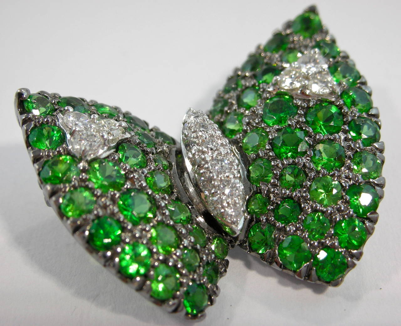 Women's Jona Tsavorite White Diamond 18k White Gold Butterfly Pin Brooch