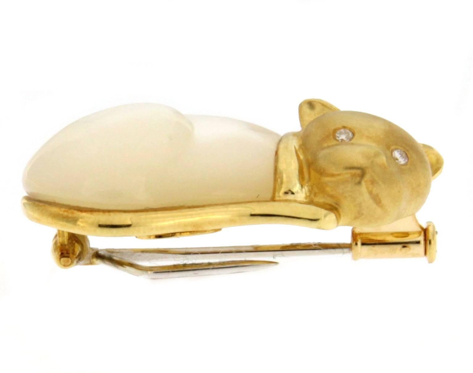 Jona Mother-of-Pearl White Diamond 18 Karat Yellow Gold Cat Brooch In New Condition In Torino, IT