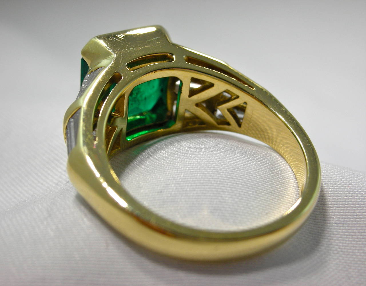 Jona Emerald Diamond Gold Band Ring 1