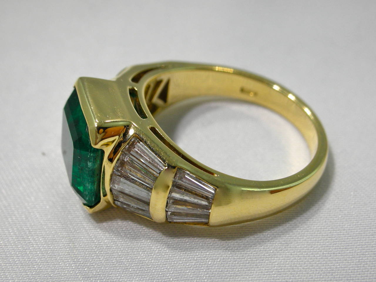 Jona Emerald Diamond Gold Band Ring 3