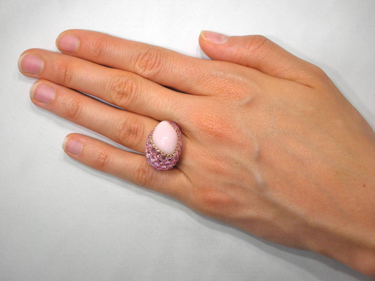 Jona Pink Sapphire Cabochon Pink Opal Gold Dome Ring In New Condition In Torino, IT