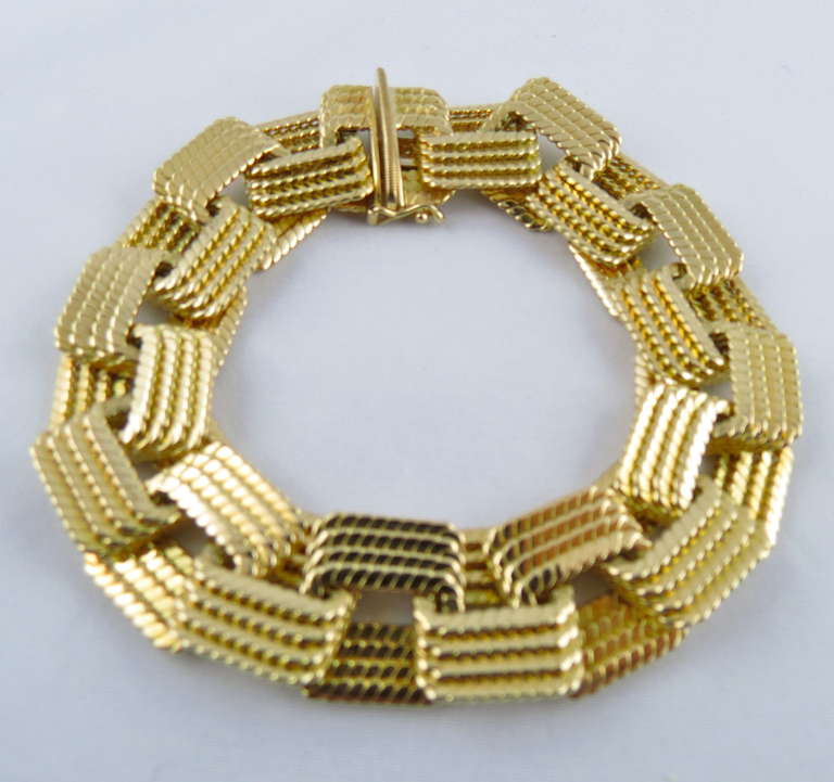 Contemporary Jona Large Gold Link Bracelet