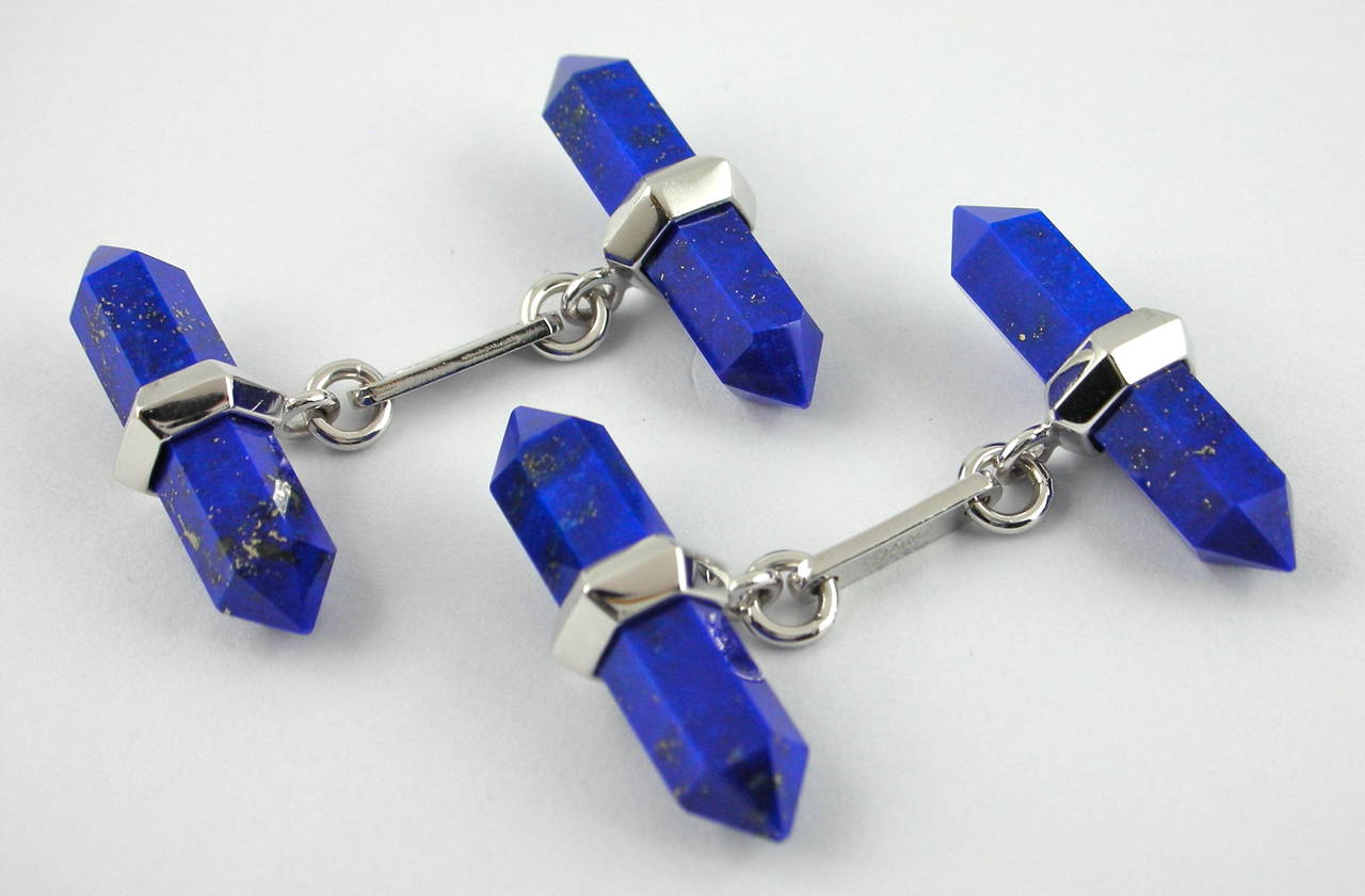 Alex Jona design collection, hand crafted in Italy, Lapis Lazuli prism bar cufflinks mounted in 18 karat white gold.The gold cufflinks are 