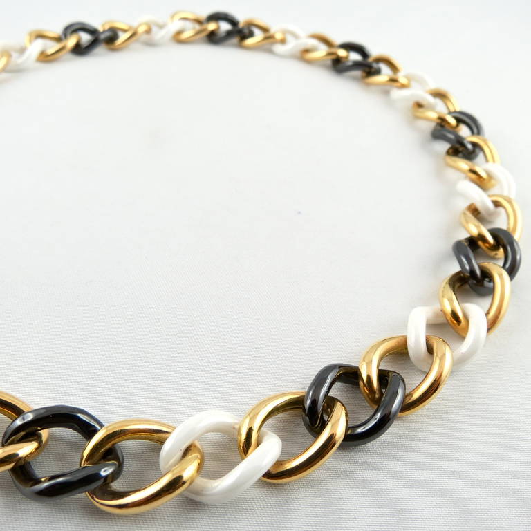 Jona design collection, hand crafted in Italy, alternating 18 karat yellow gold, black and white high-tech ceramic curb-link necklace made to order.
Dimensions: L= 16.9 inch long - 43cm  H = 1.6 cm, W = 1.2cm , D = 0.3cm
With a hardness approaching