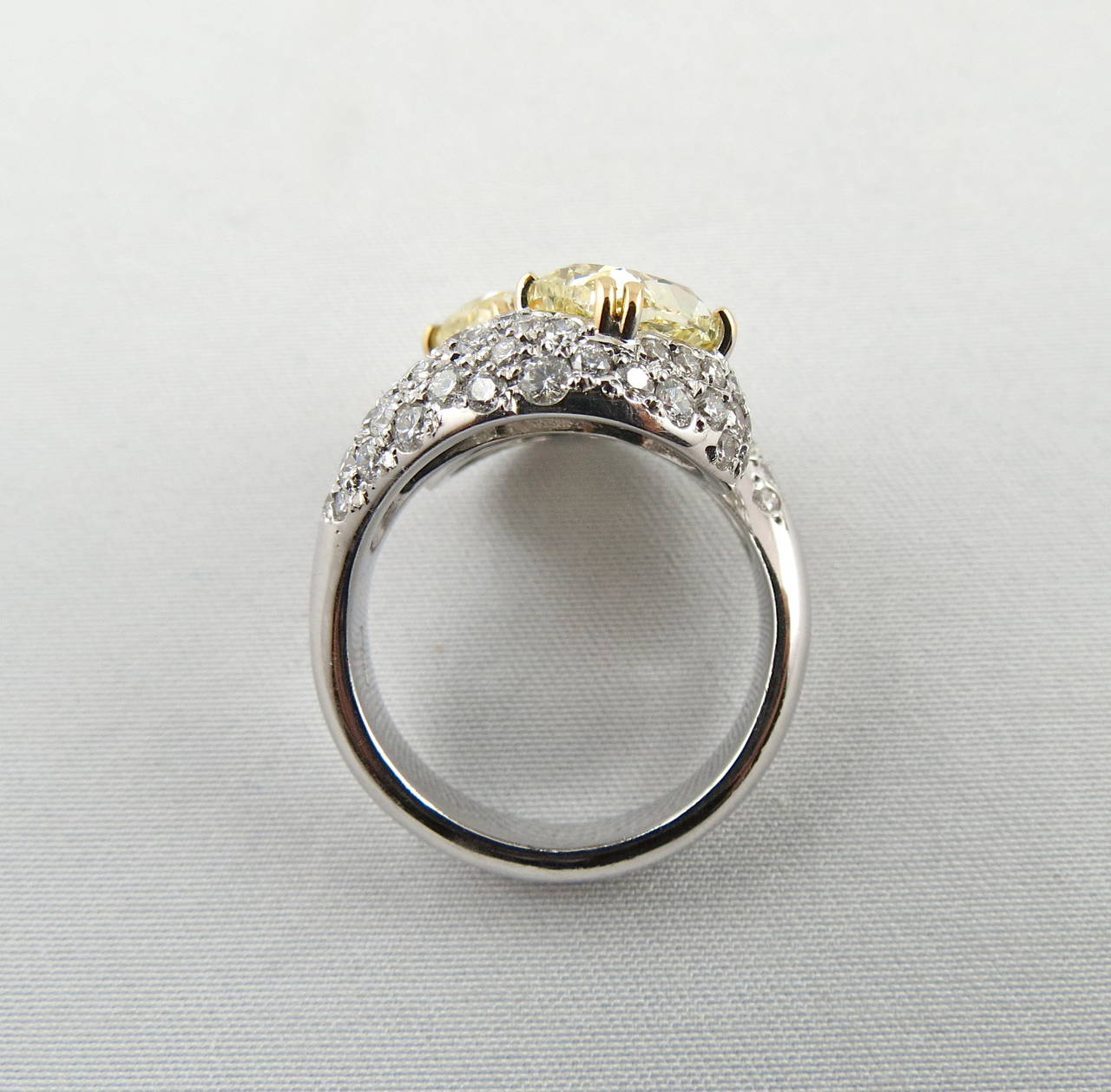 Jona Crossover Fancy Yellow GIA Cert Diamond Gold Cocktail Ring In New Condition In Torino, IT
