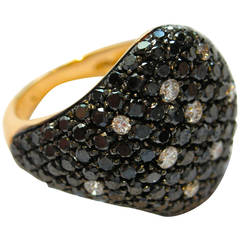 Schwarzer und weißer Diamant Pave Signet Ring