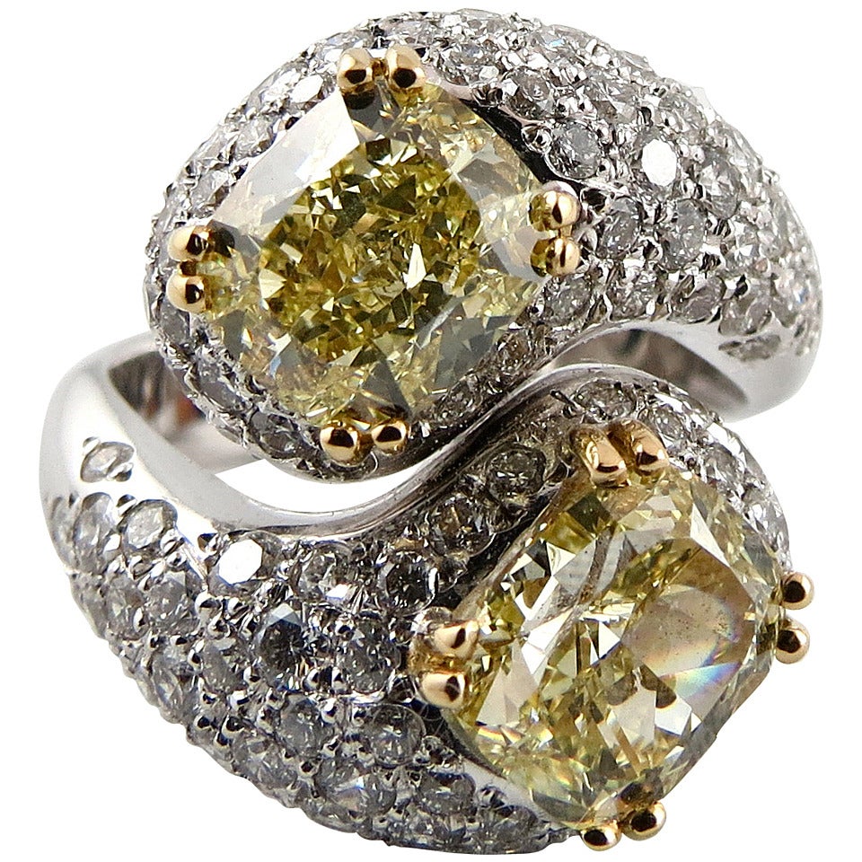 Jona Crossover Fancy Yellow GIA Cert Diamond Gold Cocktail Ring