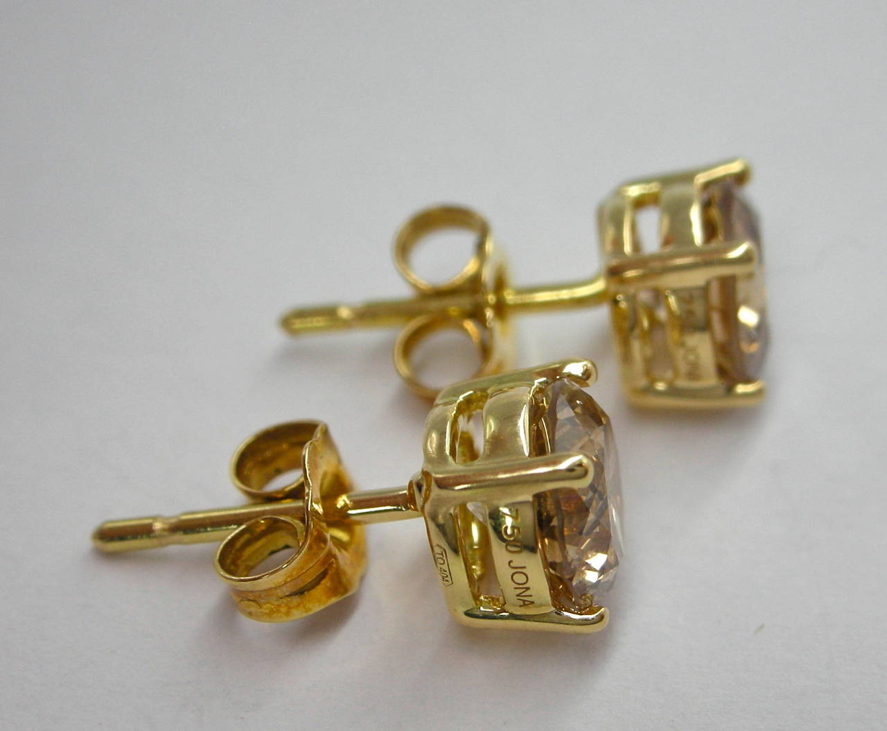 Women's Round Brilliant Brown Diamond Gold Stud Earrings