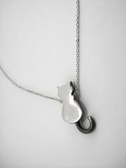 Jona 18 Karat White Gold White Diamond Cat Pendant Necklace