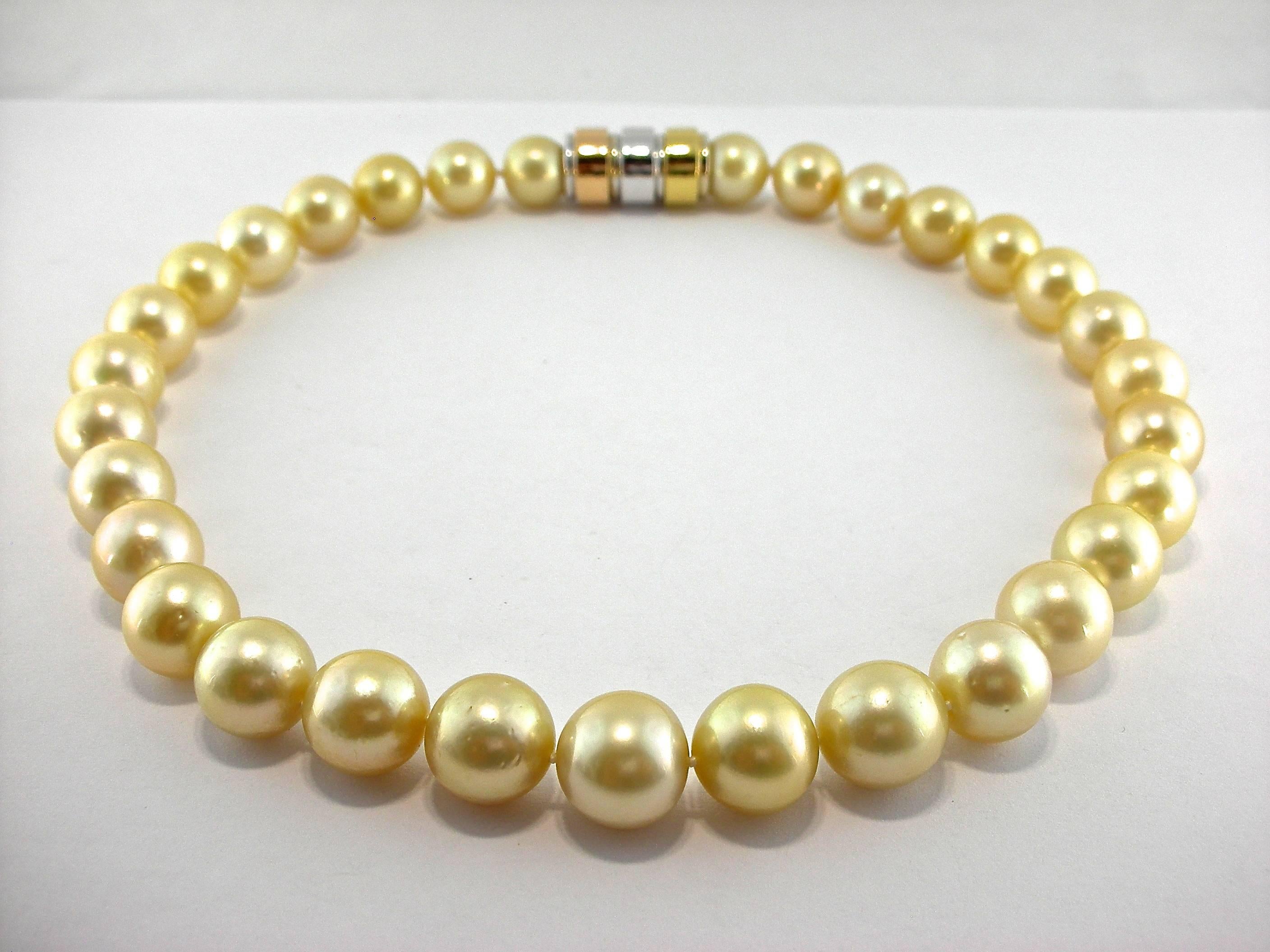Golden South Sea Pearl Necklace In New Condition In Torino, IT